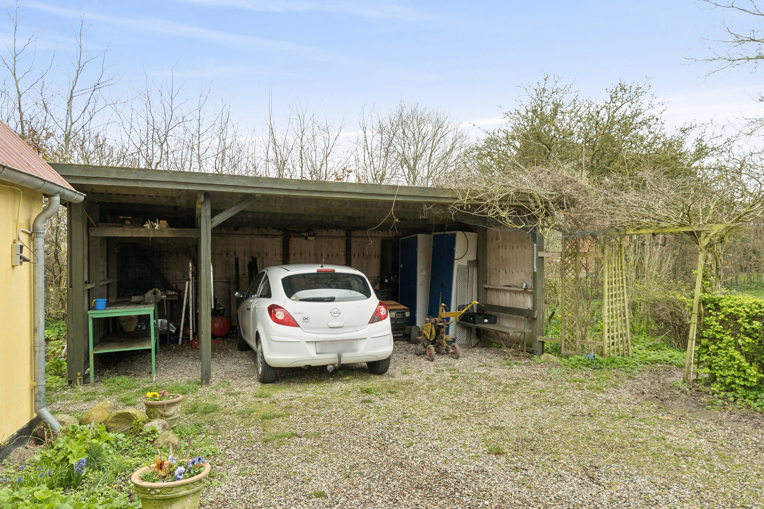 Fremhævet set fra vejen billede i fuldskærmstilstand. Billede af Krænkerupvej 25, Havrebjerg, 4200 Slagelse