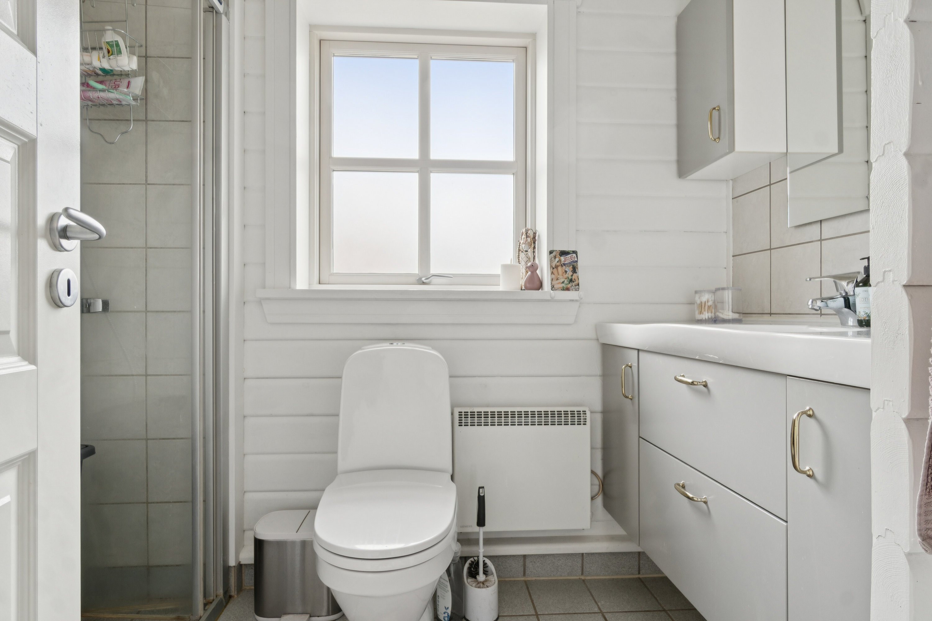 Fremhævet badeværelse billede i fuldskærmstilstand. Billede af Nattergalestien 21, Kregme, 3300 Frederiksværk