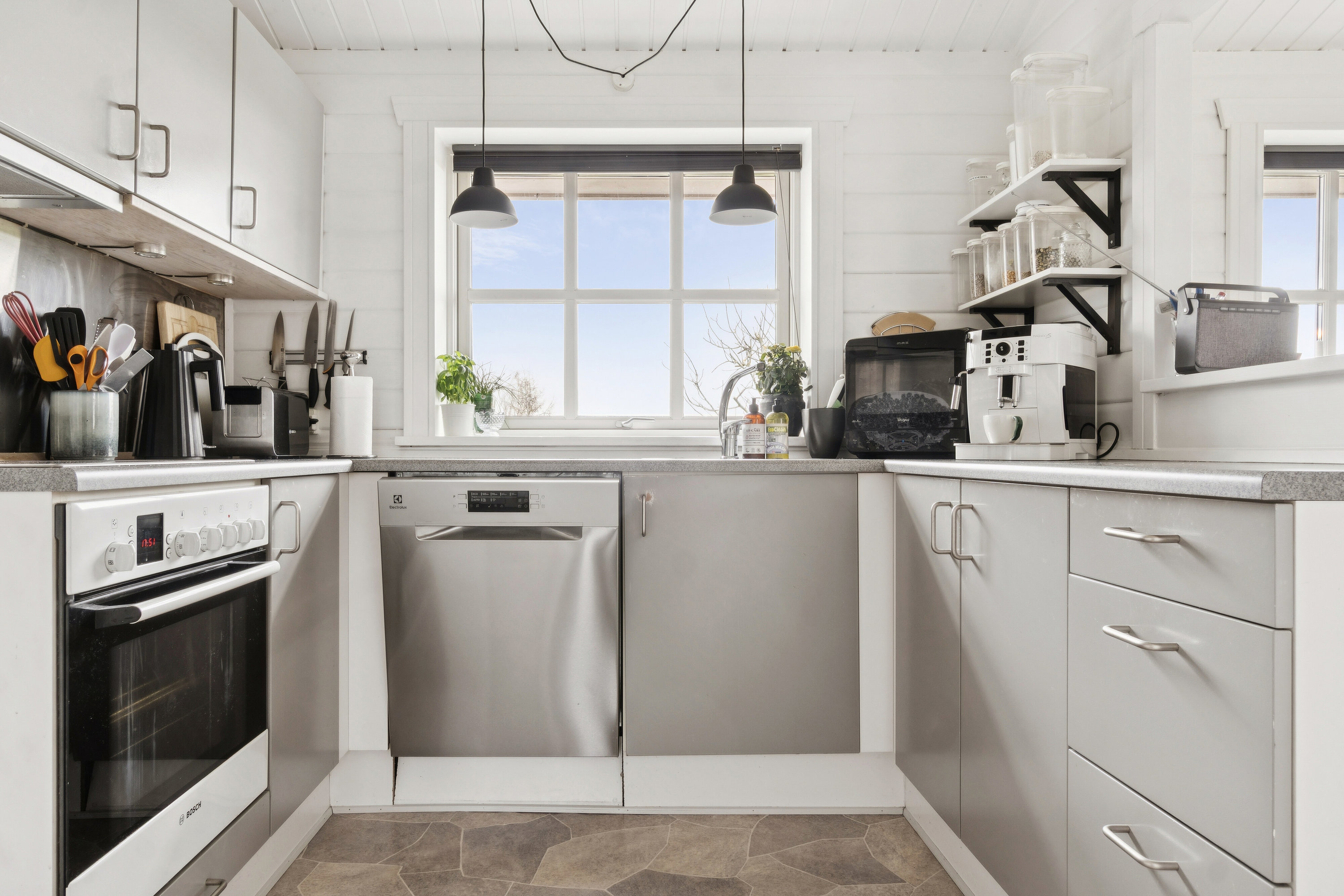 Fremhævet køkken billede i fuldskærmstilstand. Billede af Nattergalestien 21, Kregme, 3300 Frederiksværk