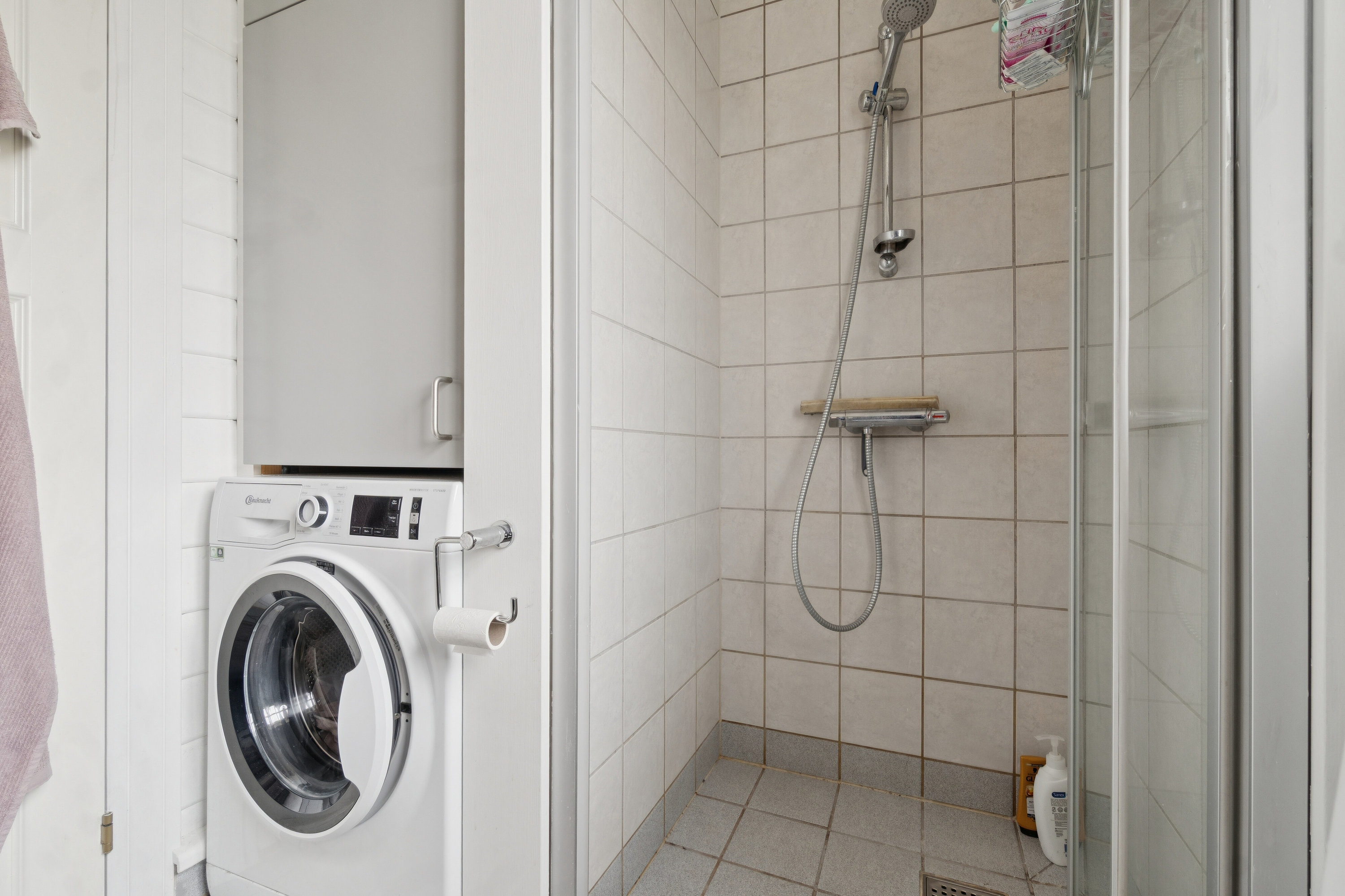 Fremhævet badeværelse billede i fuldskærmstilstand. Billede af Nattergalestien 21, Kregme, 3300 Frederiksværk