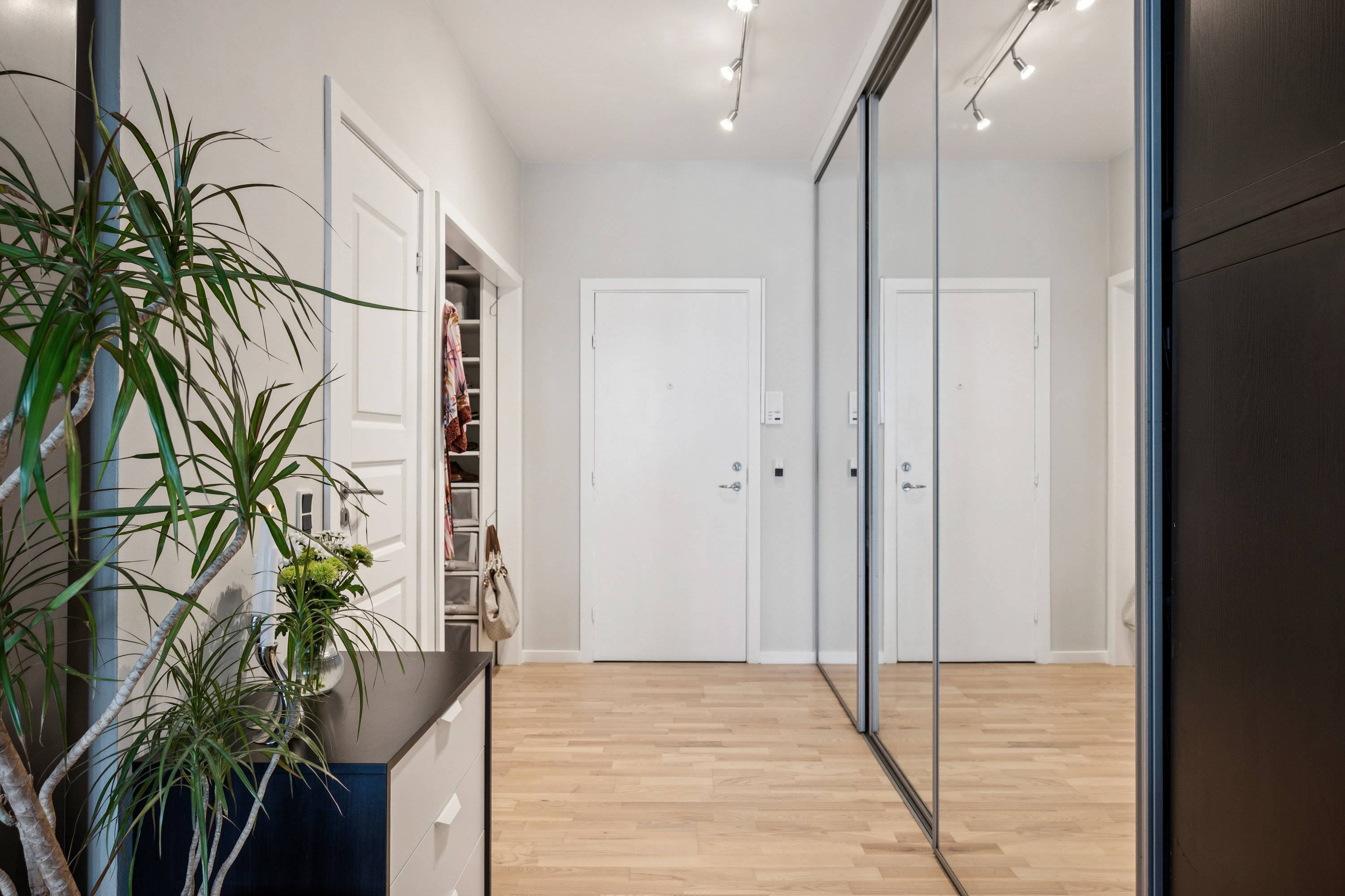 Fremhævet gang billede i fuldskærmstilstand. Billede af Søndre Fasanvej 90, 1. 104., 2500 Valby