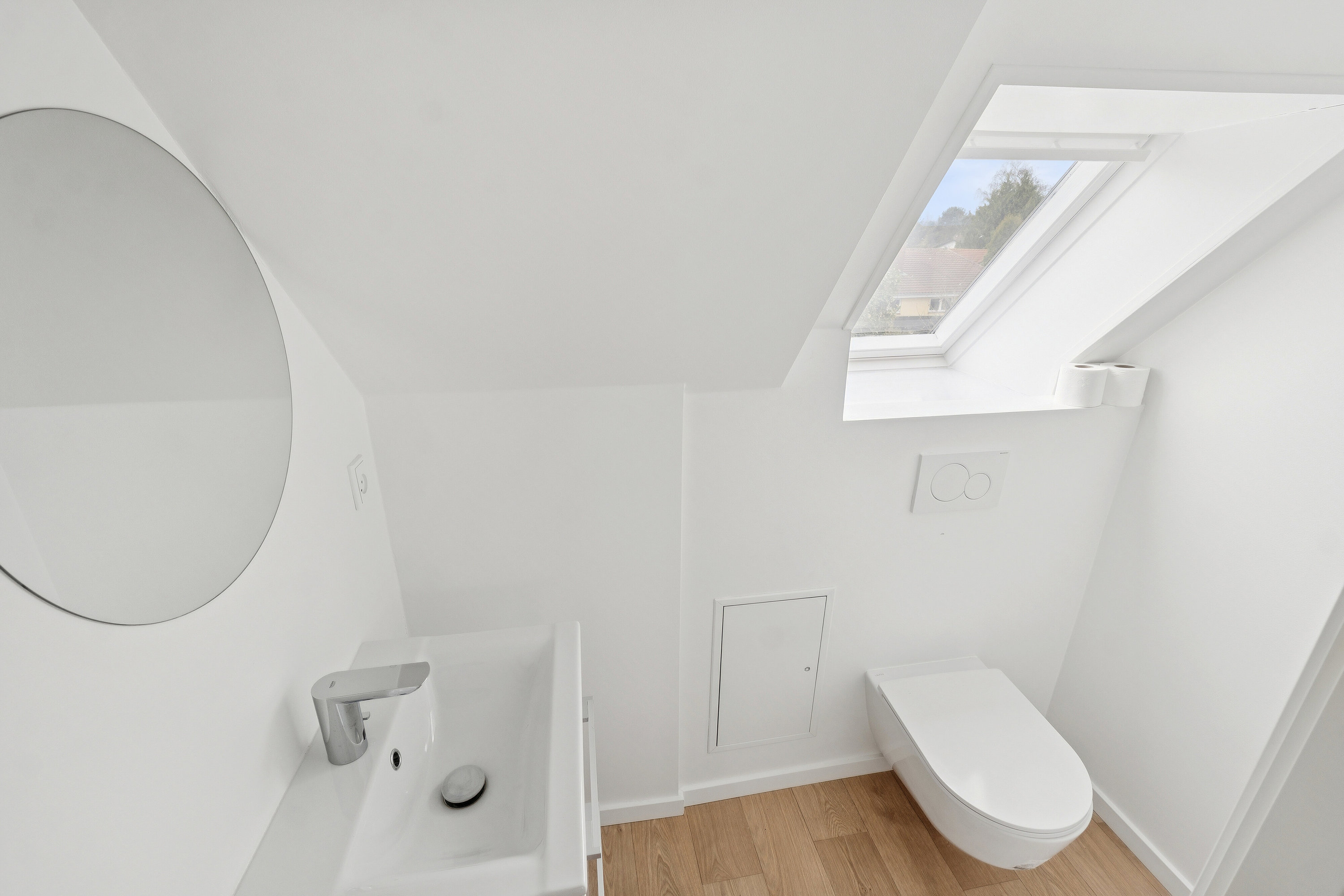 Fremhævet toilet billede i fuldskærmstilstand. Billede af Slåvang Alle 16, 2610 Rødovre
