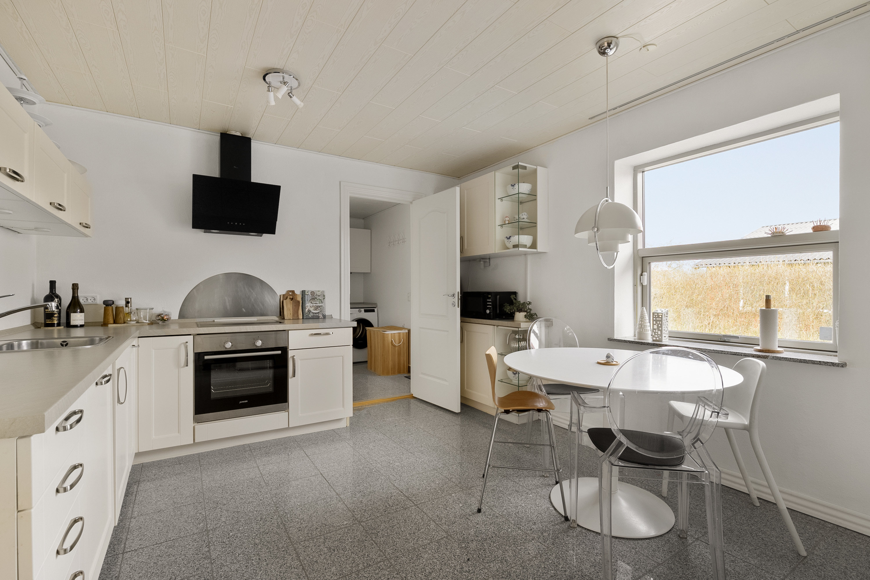 Fremhævet køkken billede i fuldskærmstilstand. Billede af Søvejen 17, Blegind, 8362 Hørning