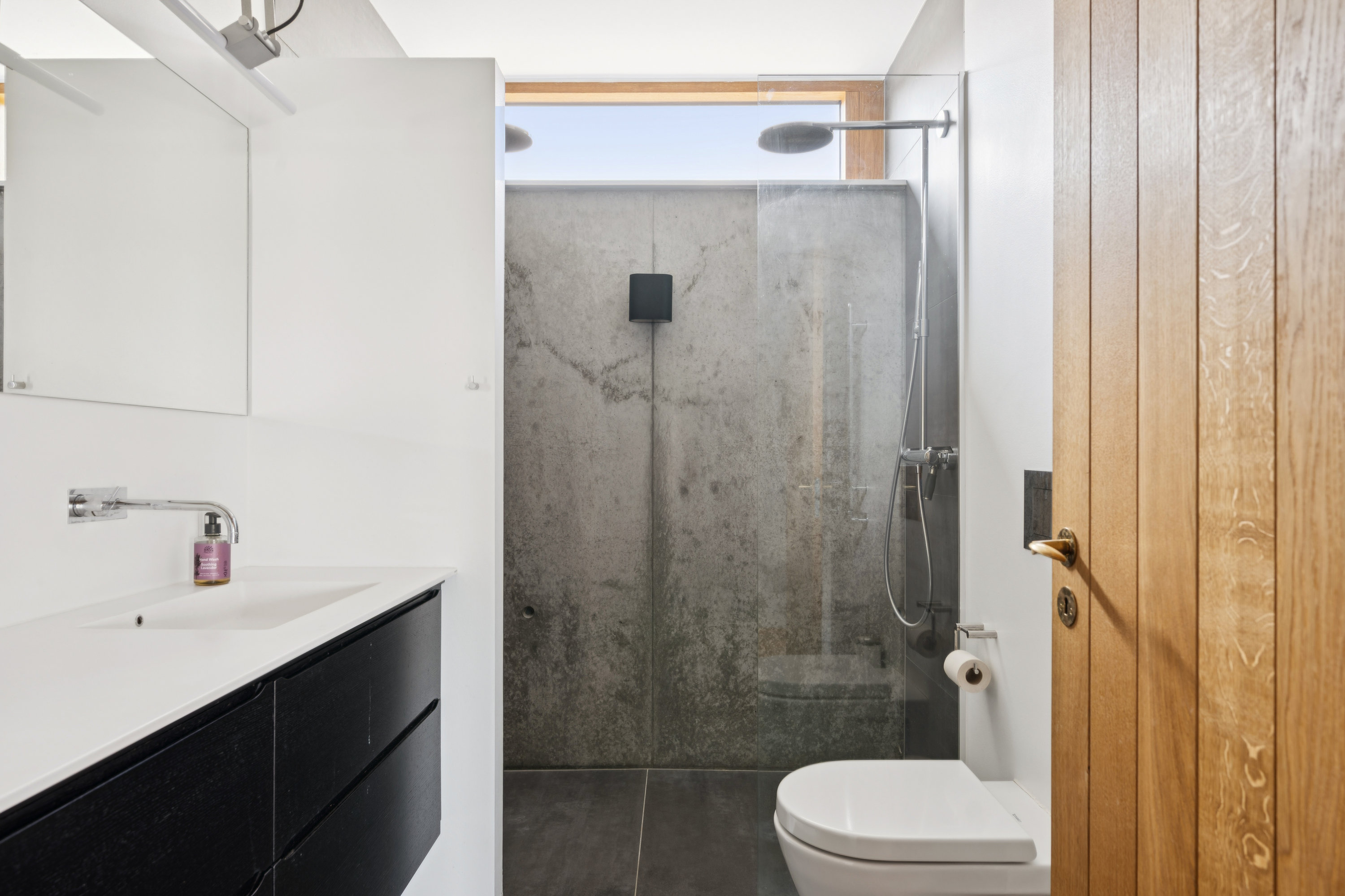 Fremhævet badeværelse billede i fuldskærmstilstand. Billede af Kløvervej 12, Handrup, 8400 Ebeltoft