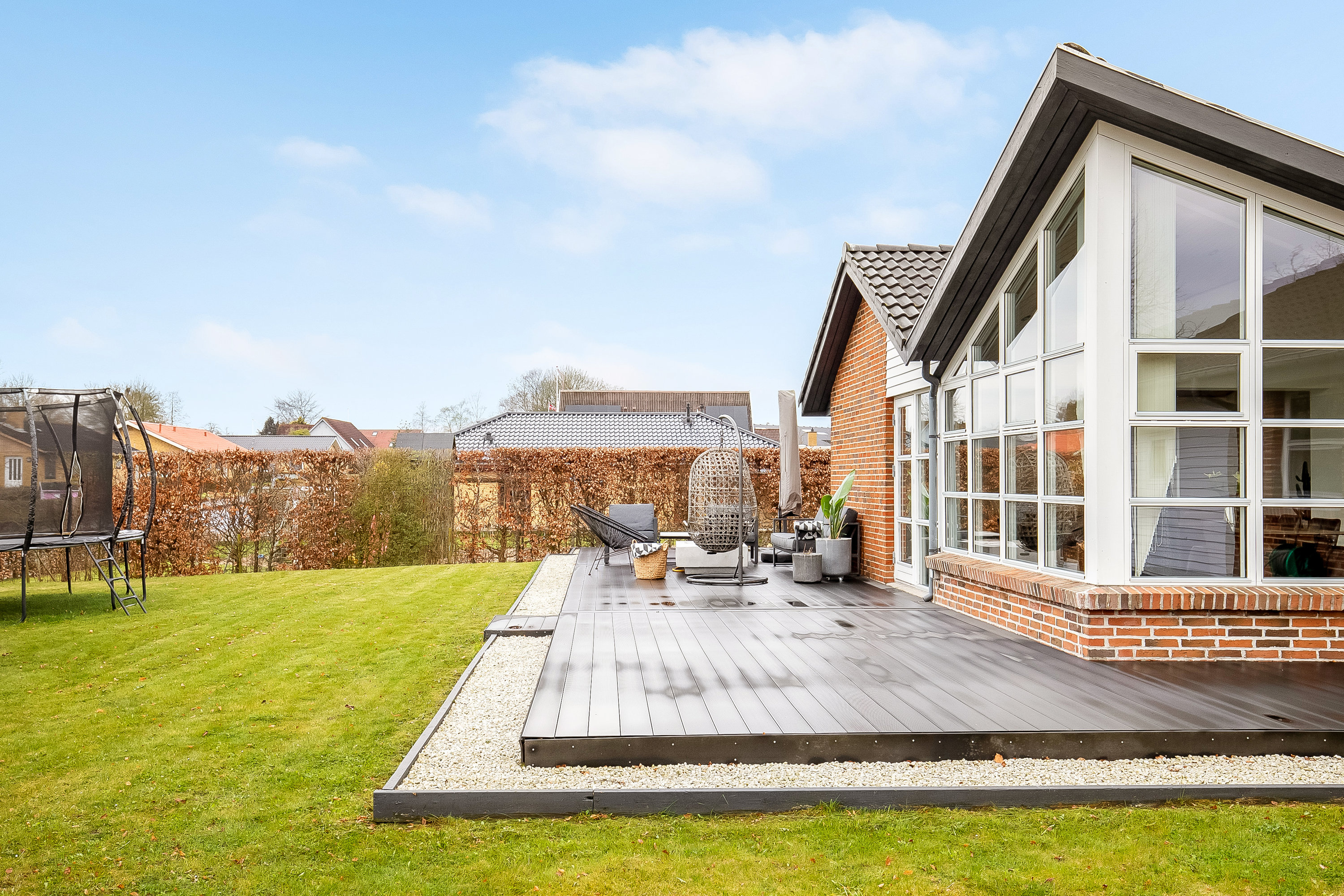 Fremhævet terrasse billede i fuldskærmstilstand. Billede af Linde Alle 15, Ølsted, 8723 Løsning