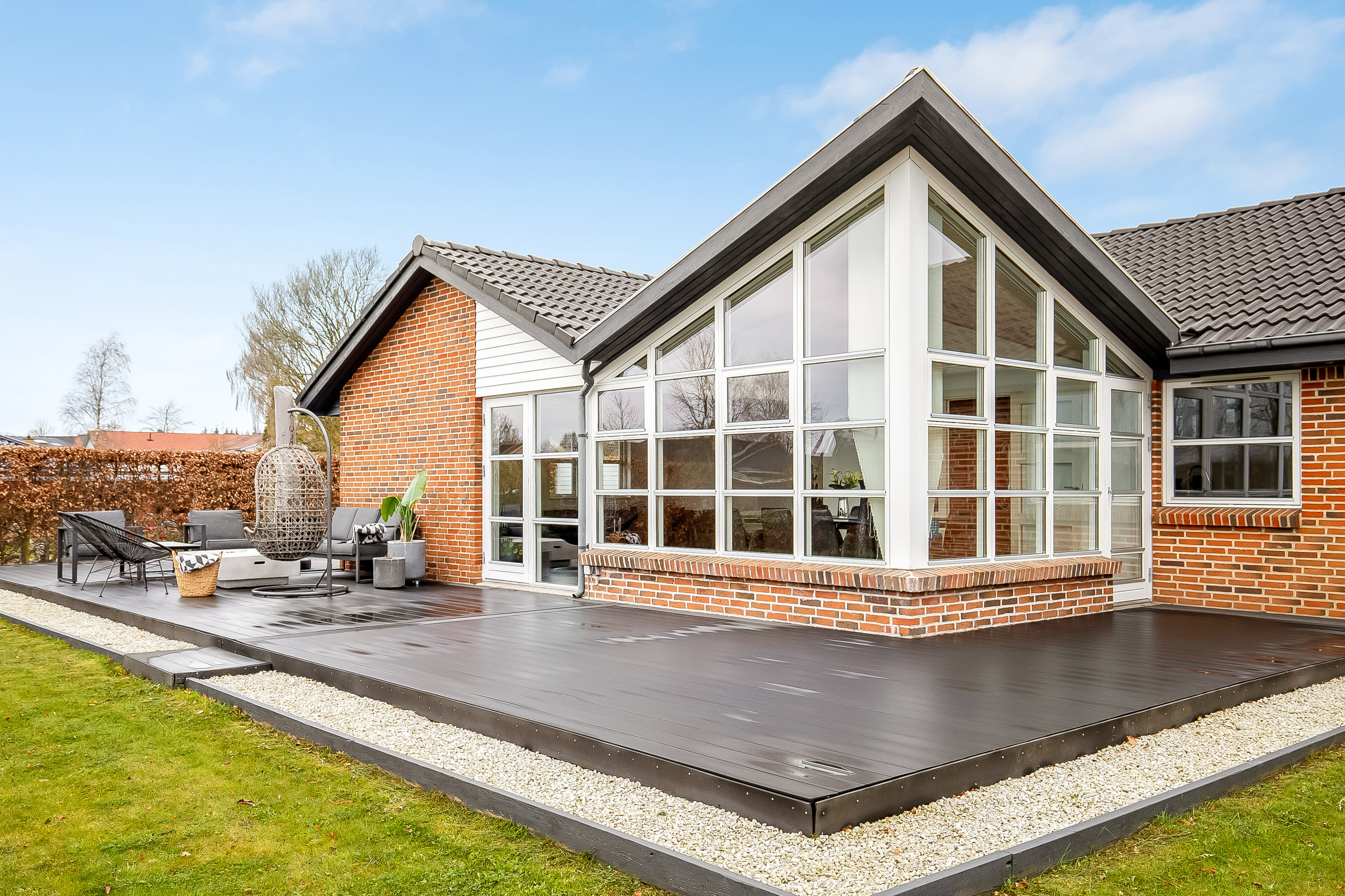 Fremhævet terrasse billede i fuldskærmstilstand. Billede af Linde Alle 15, Ølsted, 8723 Løsning