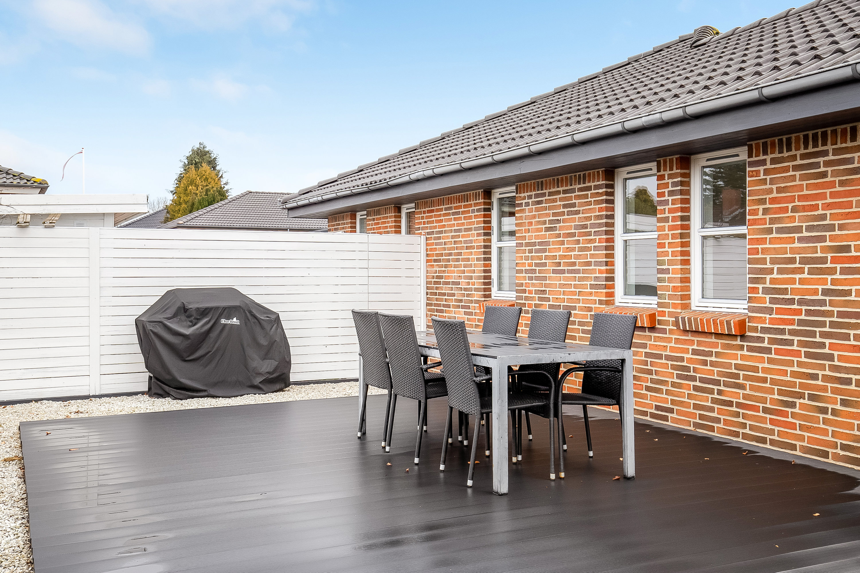 Fremhævet terrasse billede i fuldskærmstilstand. Billede af Linde Alle 15, Ølsted, 8723 Løsning