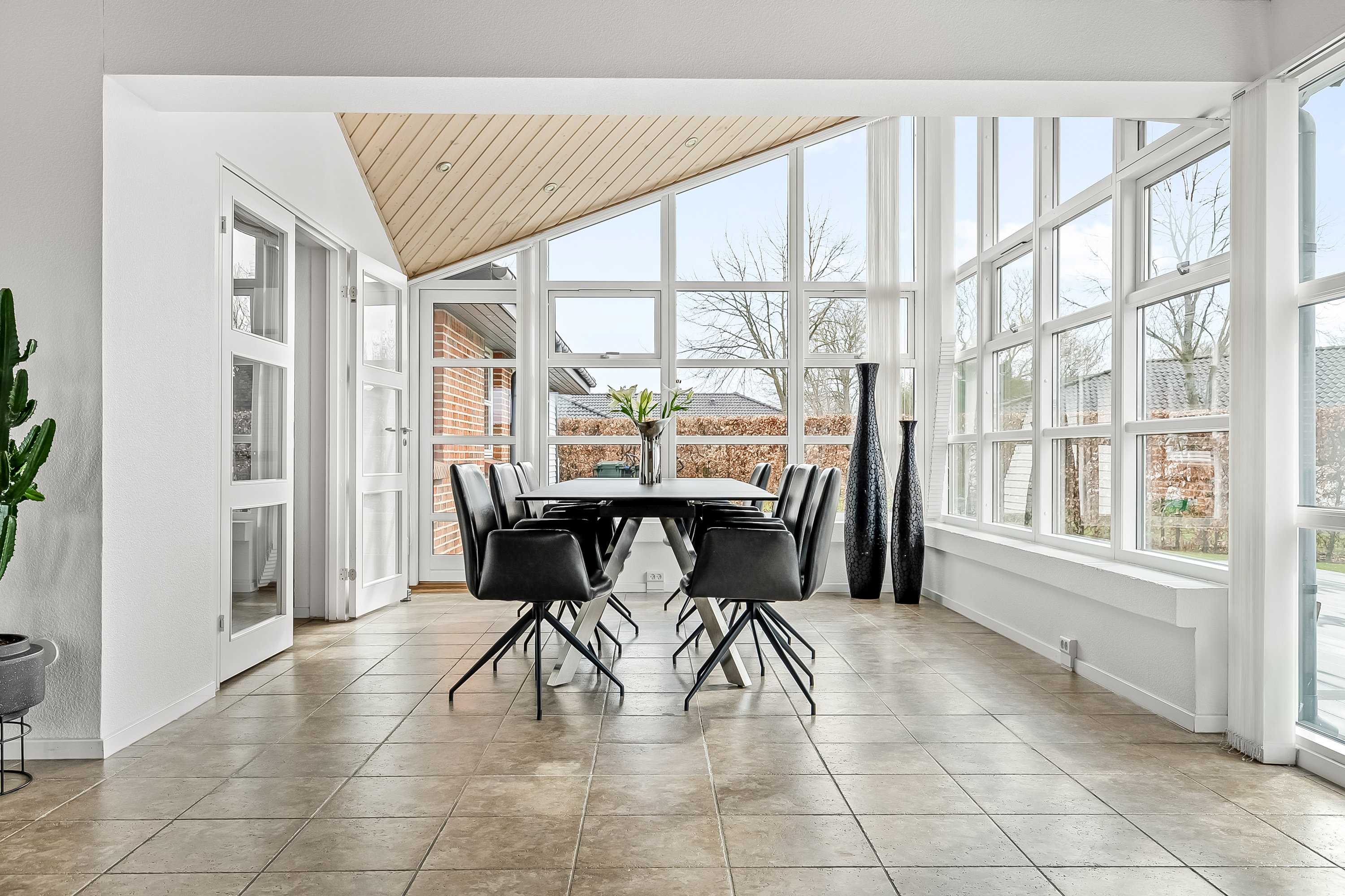 Fremhævet stue billede i fuldskærmstilstand. Billede af Linde Alle 15, Ølsted, 8723 Løsning