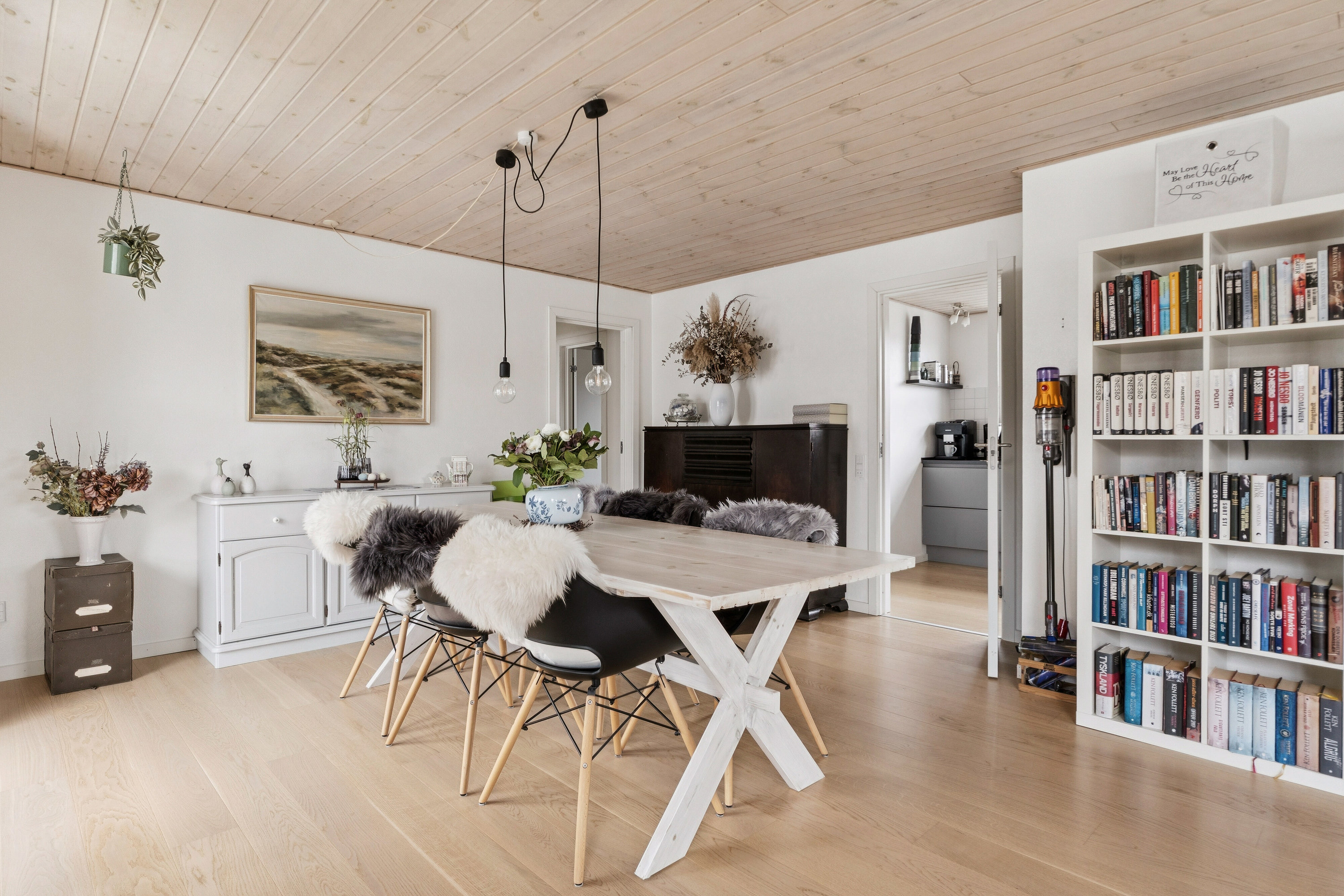 Fremhævet spisestue billede i fuldskærmstilstand. Billede af Jyllandsgade 8, 9870 Sindal