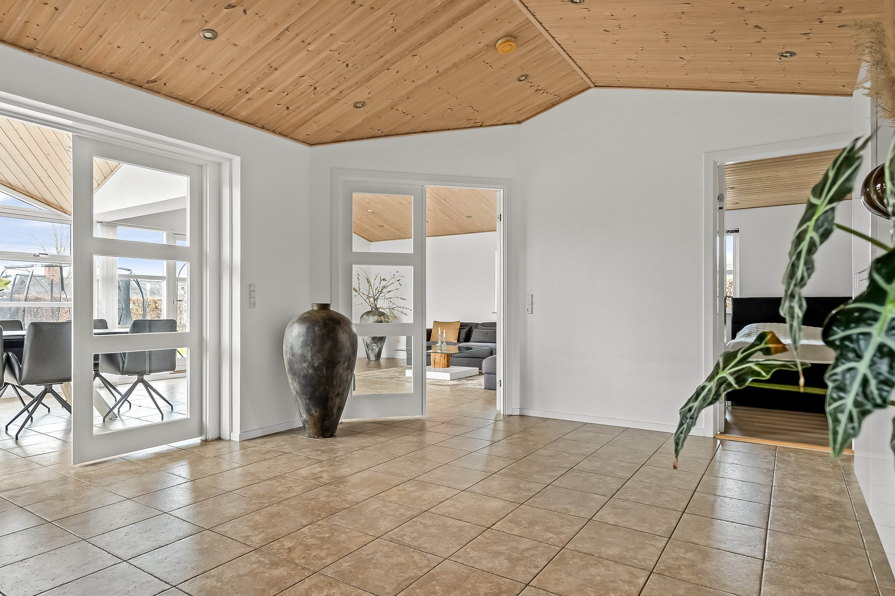 Fremhævet alrum billede i fuldskærmstilstand. Billede af Linde Alle 15, Ølsted, 8723 Løsning