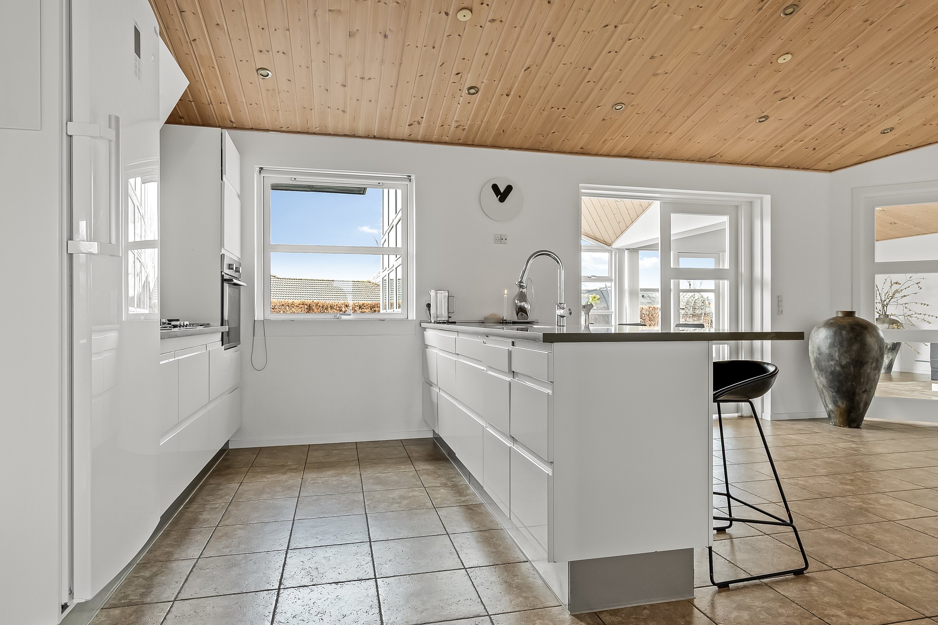 Fremhævet køkken billede i fuldskærmstilstand. Billede af Linde Alle 15, Ølsted, 8723 Løsning