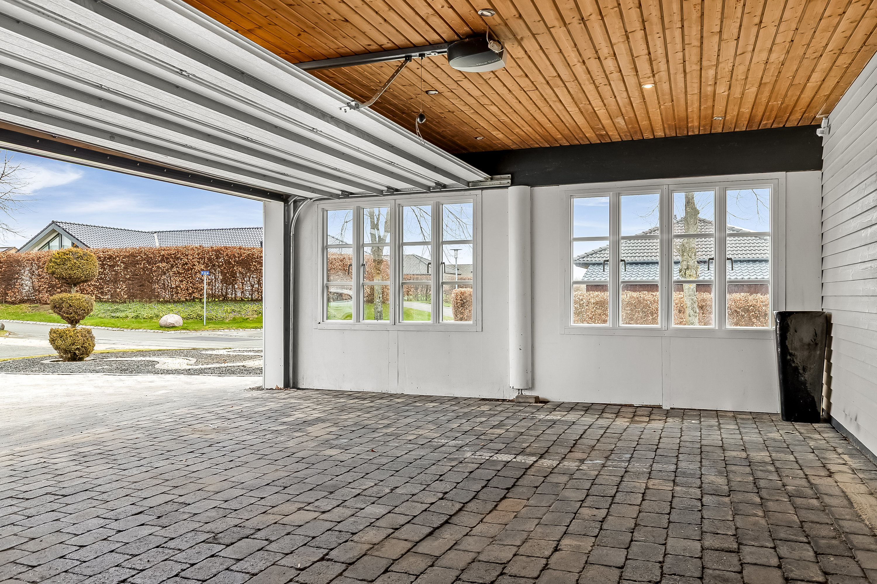 Fremhævet garage billede i fuldskærmstilstand. Billede af Linde Alle 15, Ølsted, 8723 Løsning