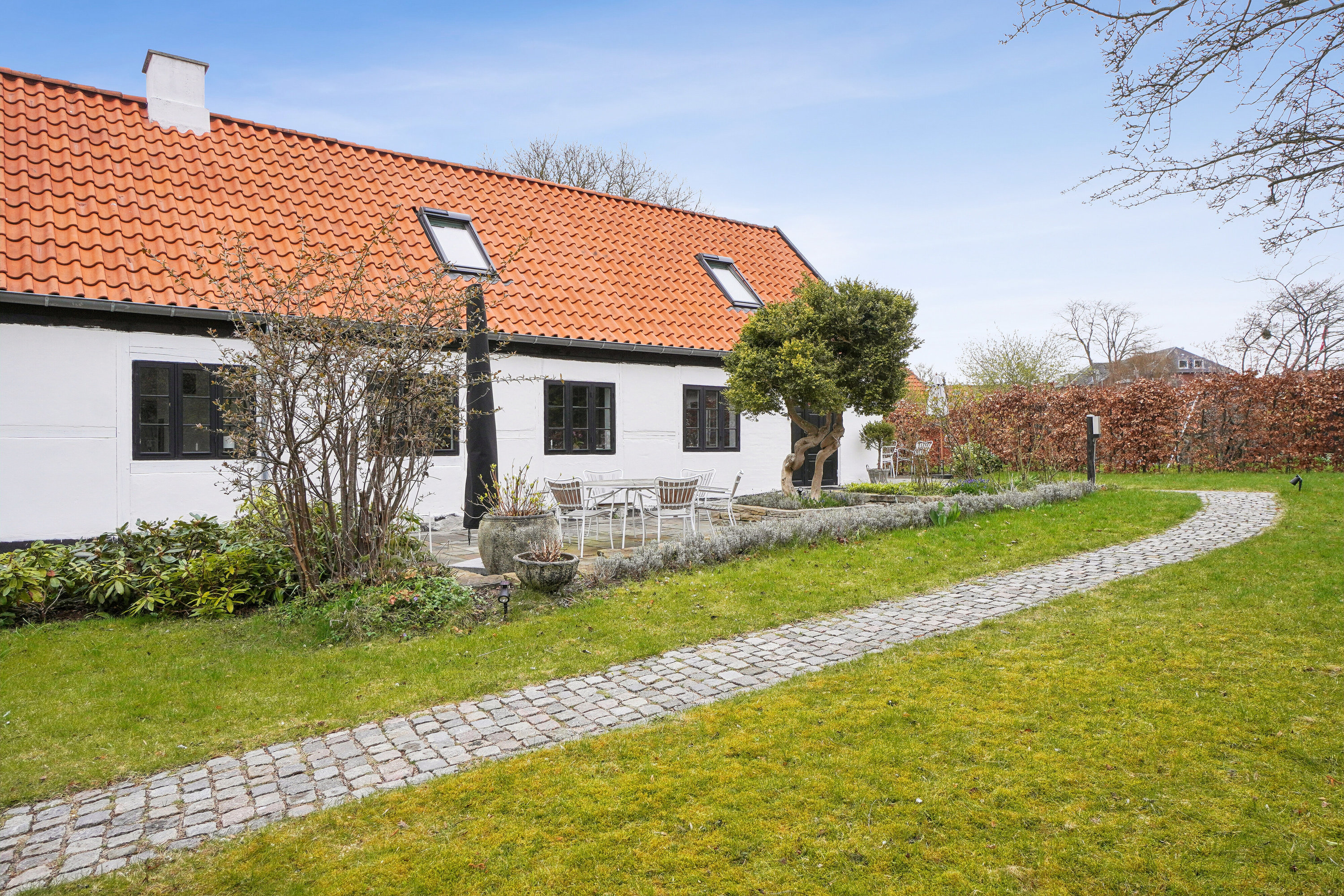 Fremhævet set fra vejen billede i fuldskærmstilstand. Billede af Frederiksborgvej 50, 4000 Roskilde