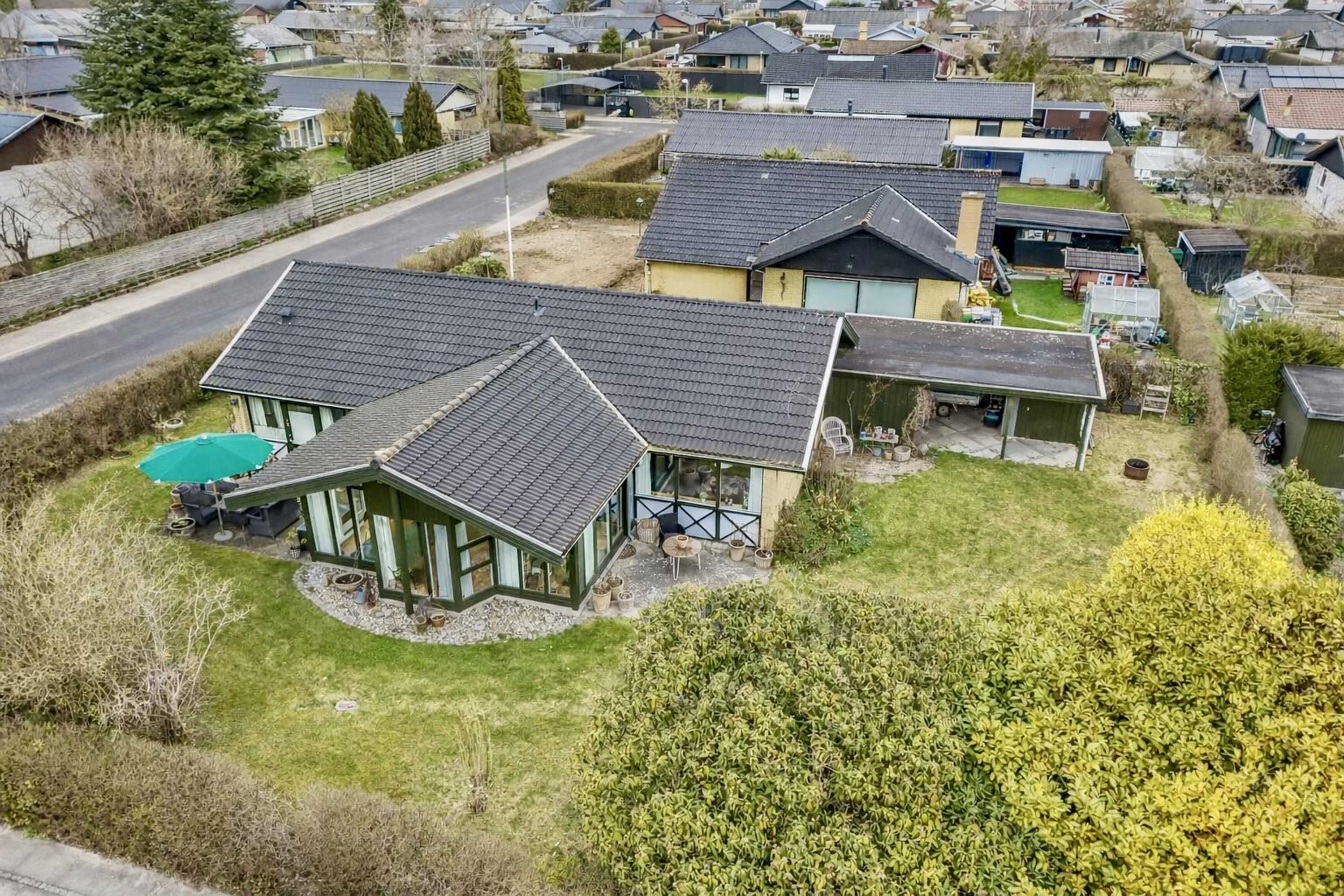 Fremhævet facade billede i fuldskærmstilstand. Billede af Lindeengen 23, 2740 Skovlunde