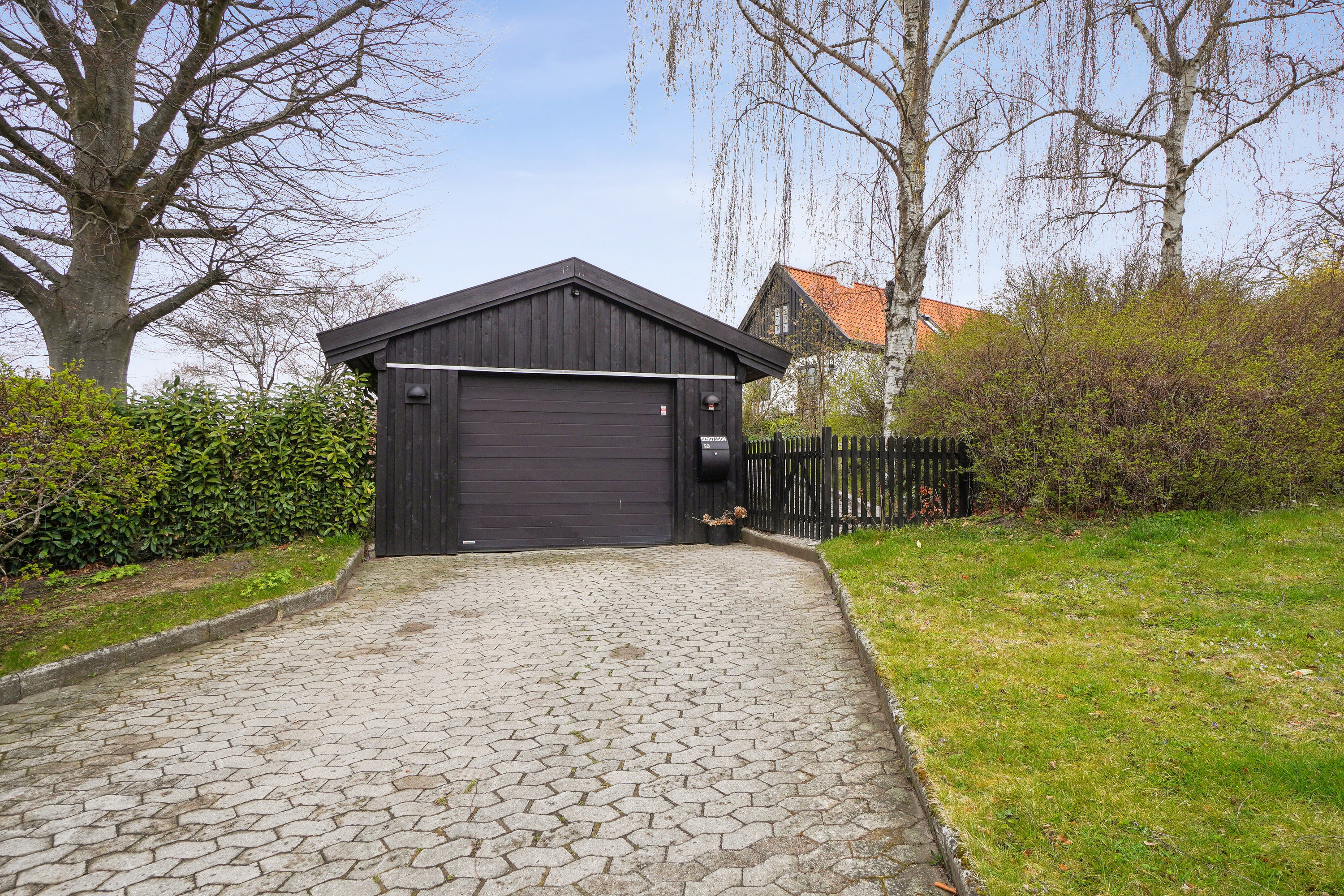 Fremhævet set fra vejen billede i fuldskærmstilstand. Billede af Frederiksborgvej 50, 4000 Roskilde