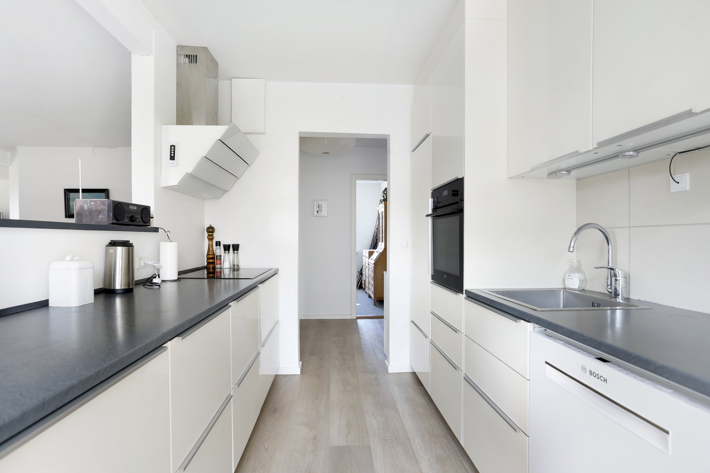 Fremhævet køkken billede i fuldskærmstilstand. Billede af Åbyvej 15, 2740 Skovlunde