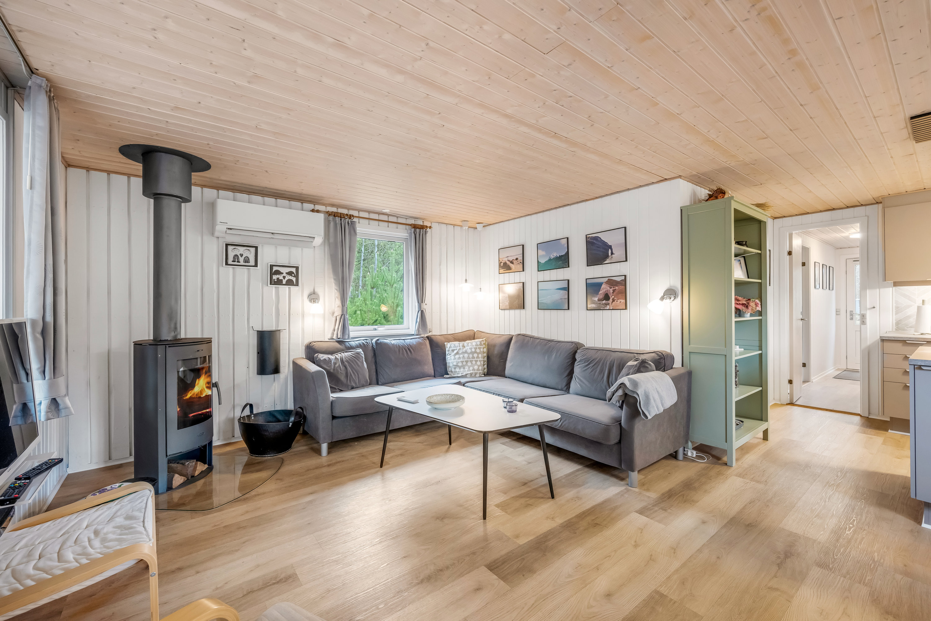 Fremhævet stue billede i fuldskærmstilstand. Billede af Højsvej 26, Lønne, 6830 Nørre Nebel