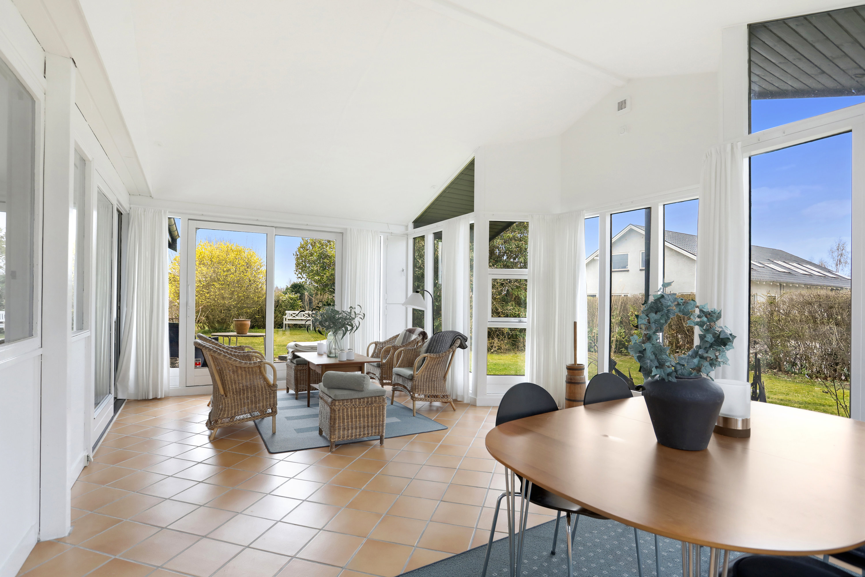 Fremhævet stue billede i fuldskærmstilstand. Billede af Lindeengen 23, 2740 Skovlunde