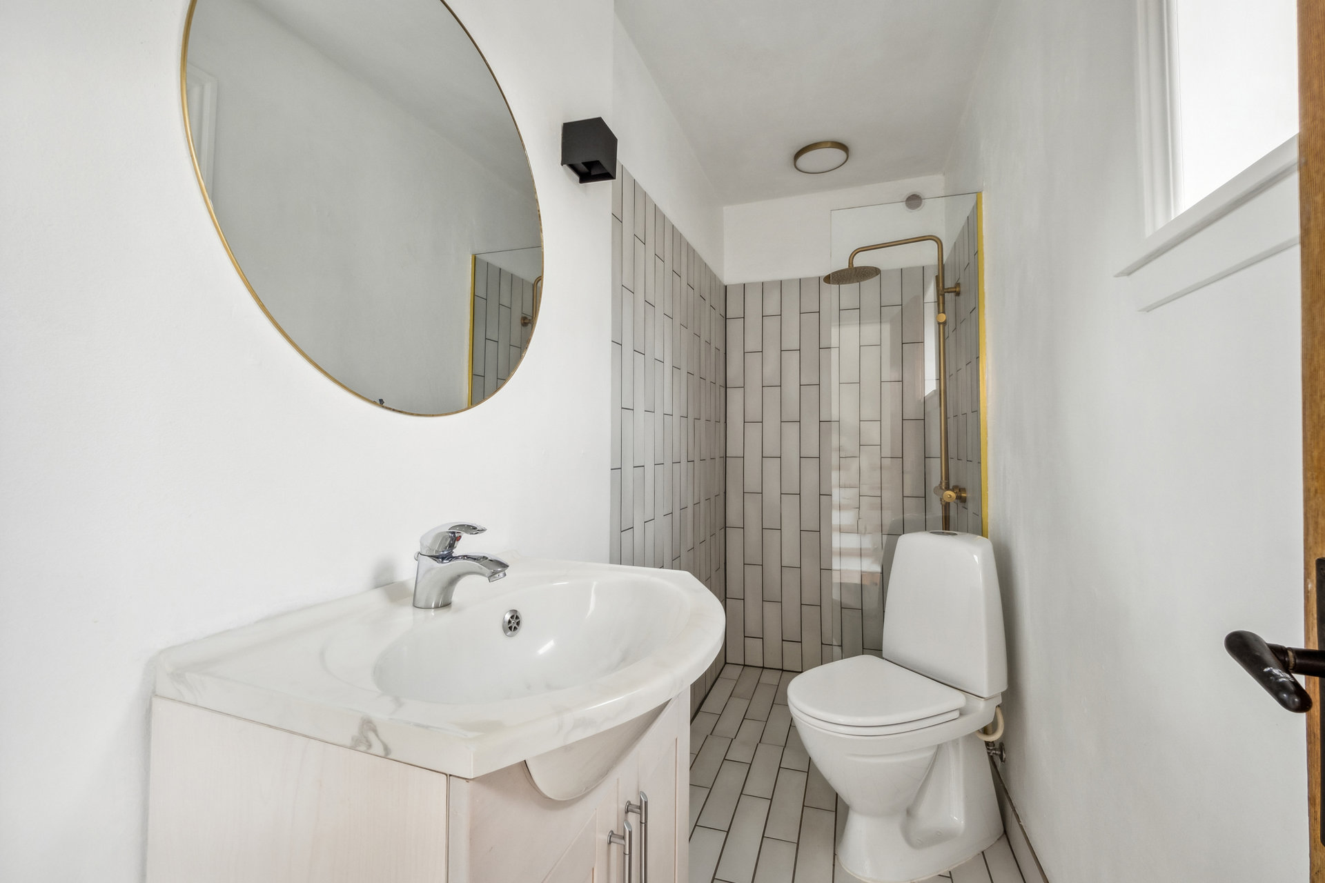 Fremhævet badeværelse billede i fuldskærmstilstand. Billede af Spangbergsvej 28, 7700 Thisted