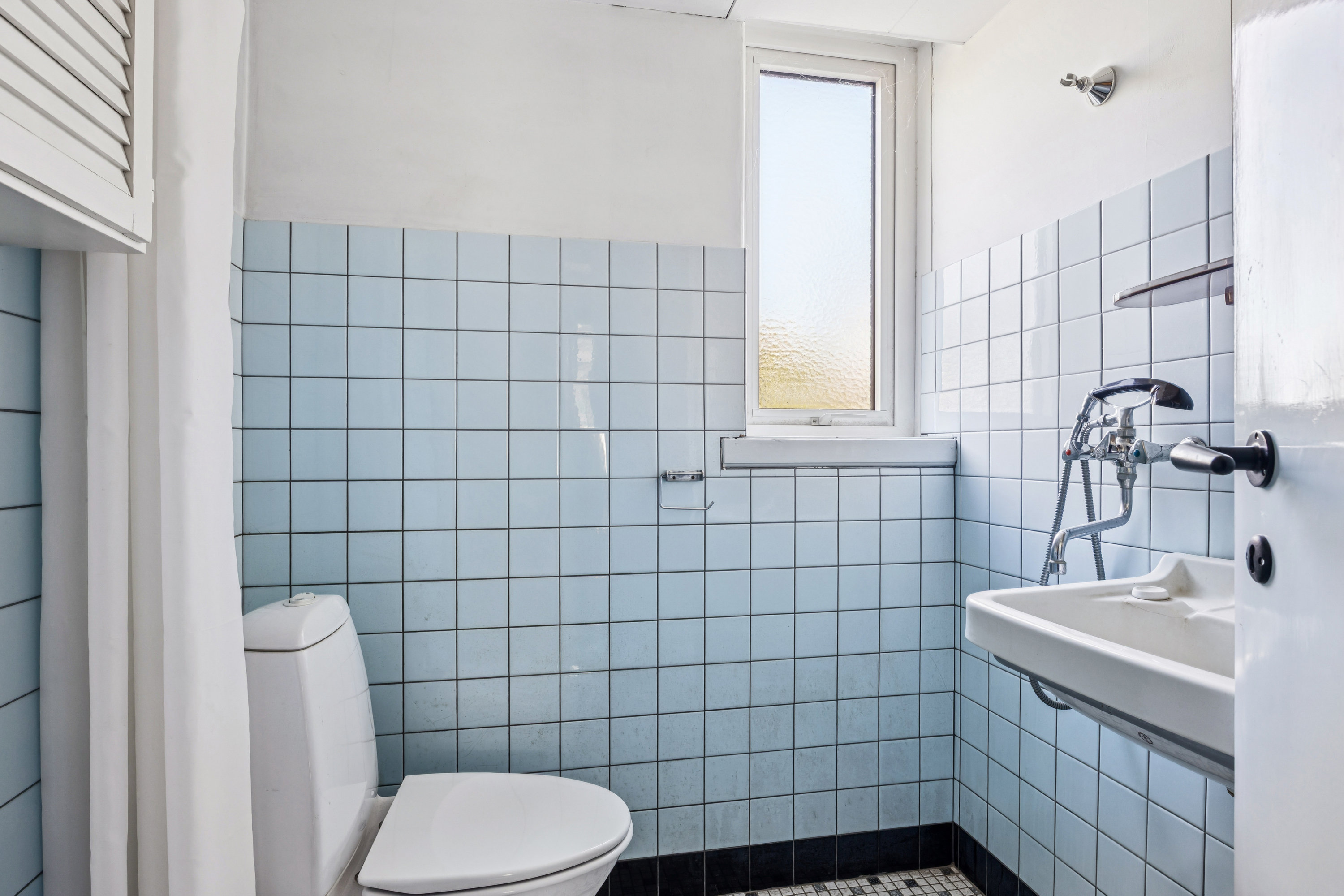 Fremhævet badeværelse billede i fuldskærmstilstand. Billede af Havevænget 22, 4682 Tureby