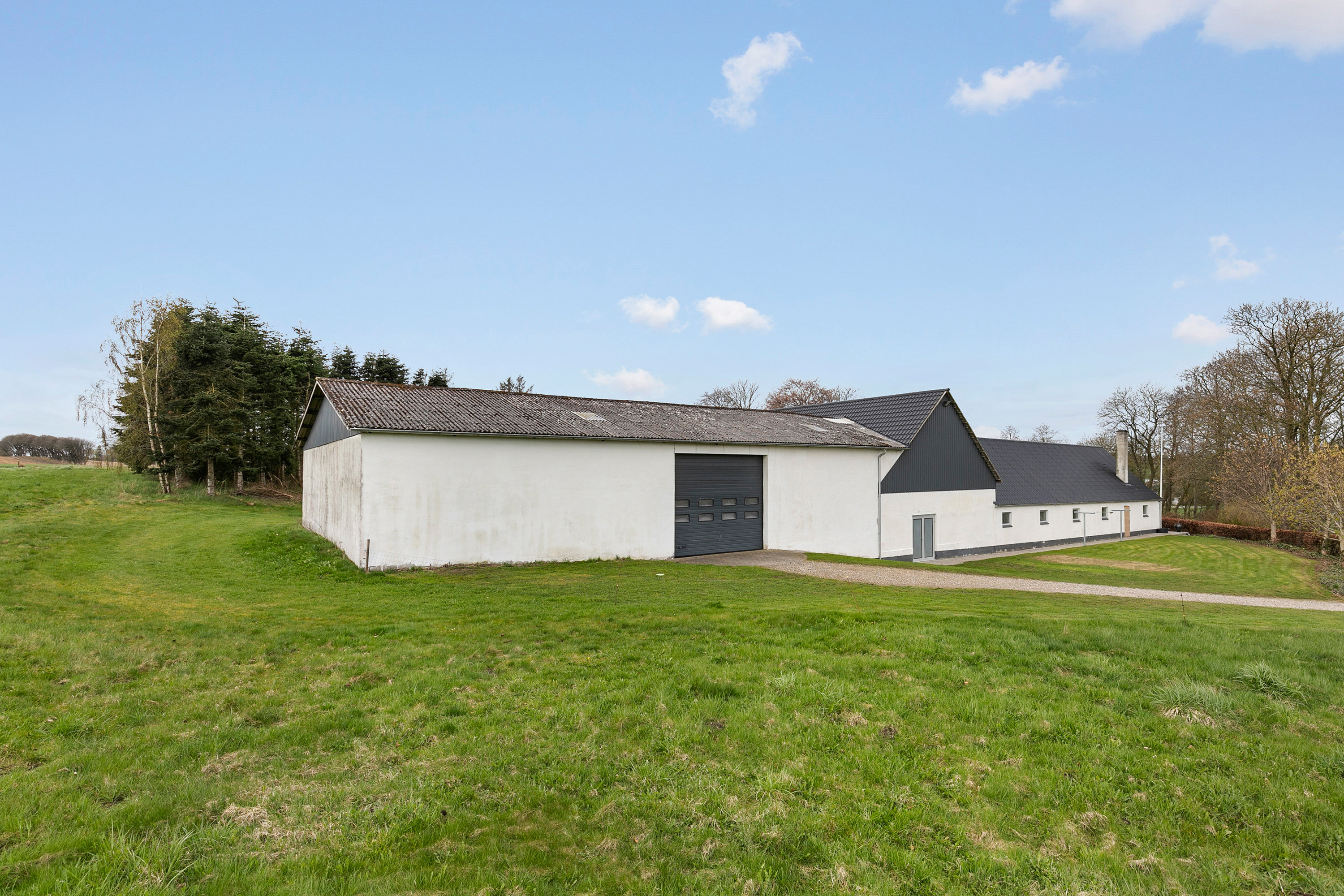 Fremhævet facade billede i fuldskærmstilstand. Billede af Gøttrupvej 65, Fredbjerg, 9640 Farsø