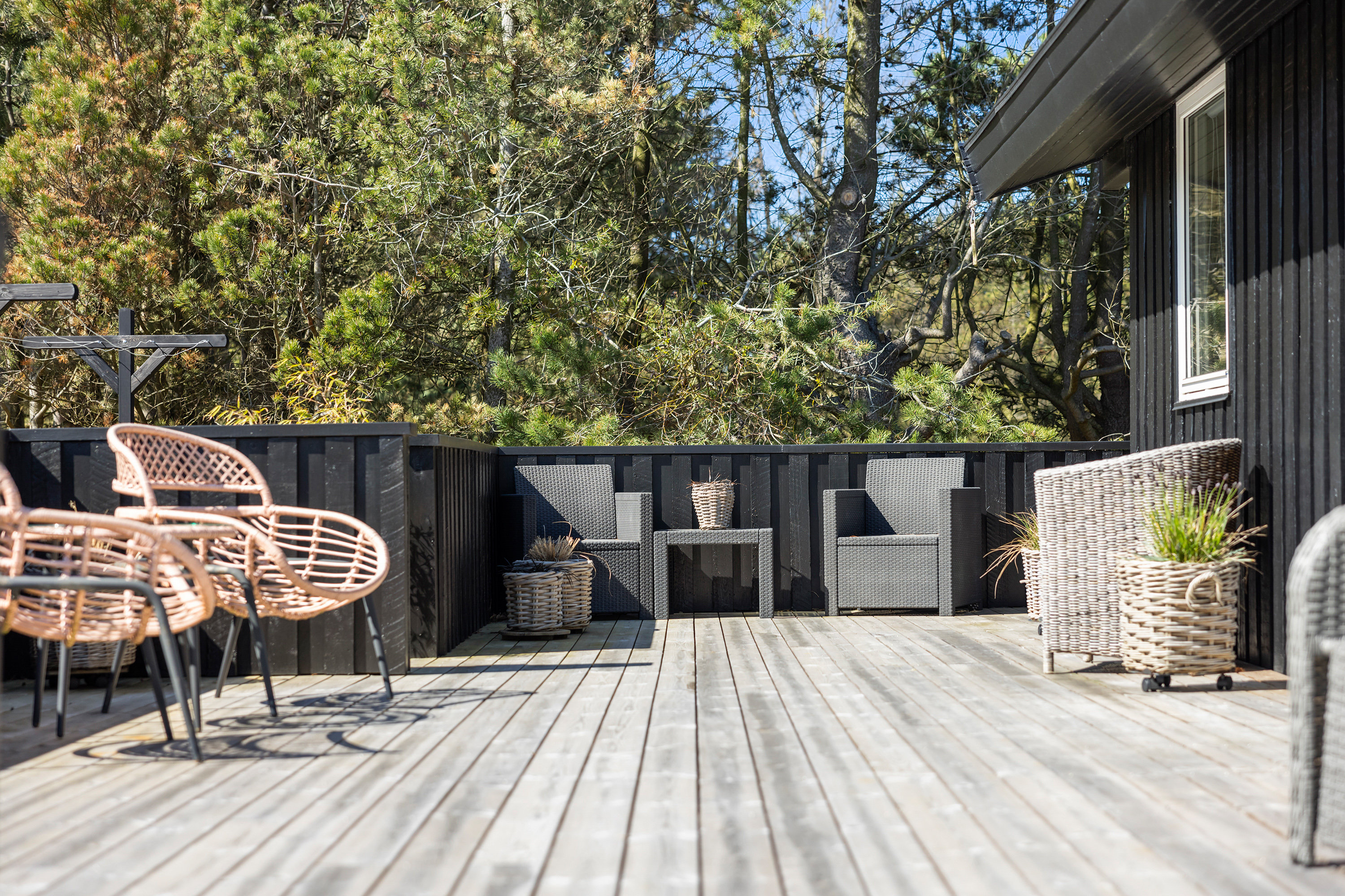 Fremhævet terrasse billede i fuldskærmstilstand. Billede af Rugholm 25, 9970 Strandby