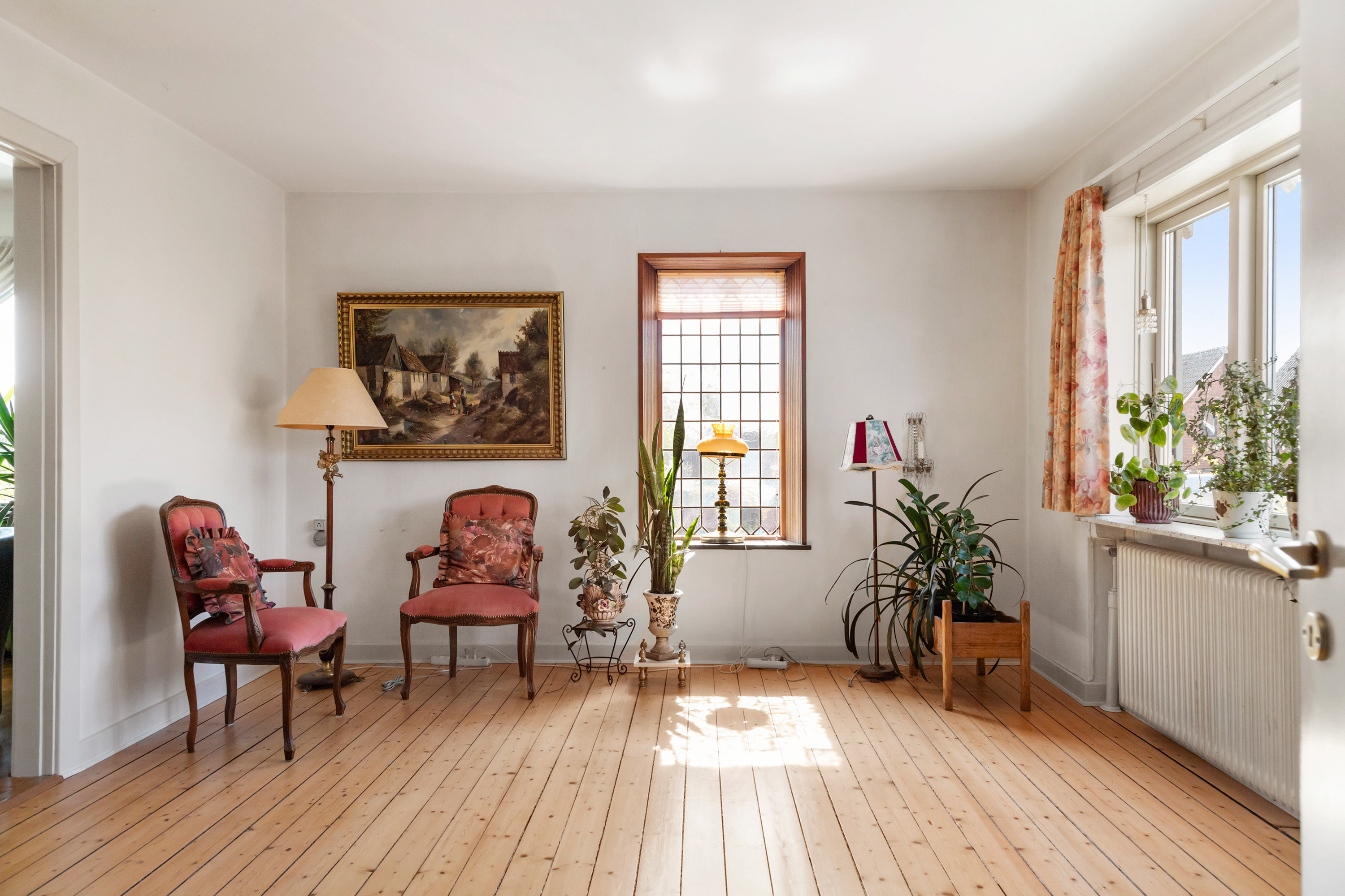 Fremhævet stue billede i fuldskærmstilstand. Billede af Birkevej 28, 9620 Aalestrup