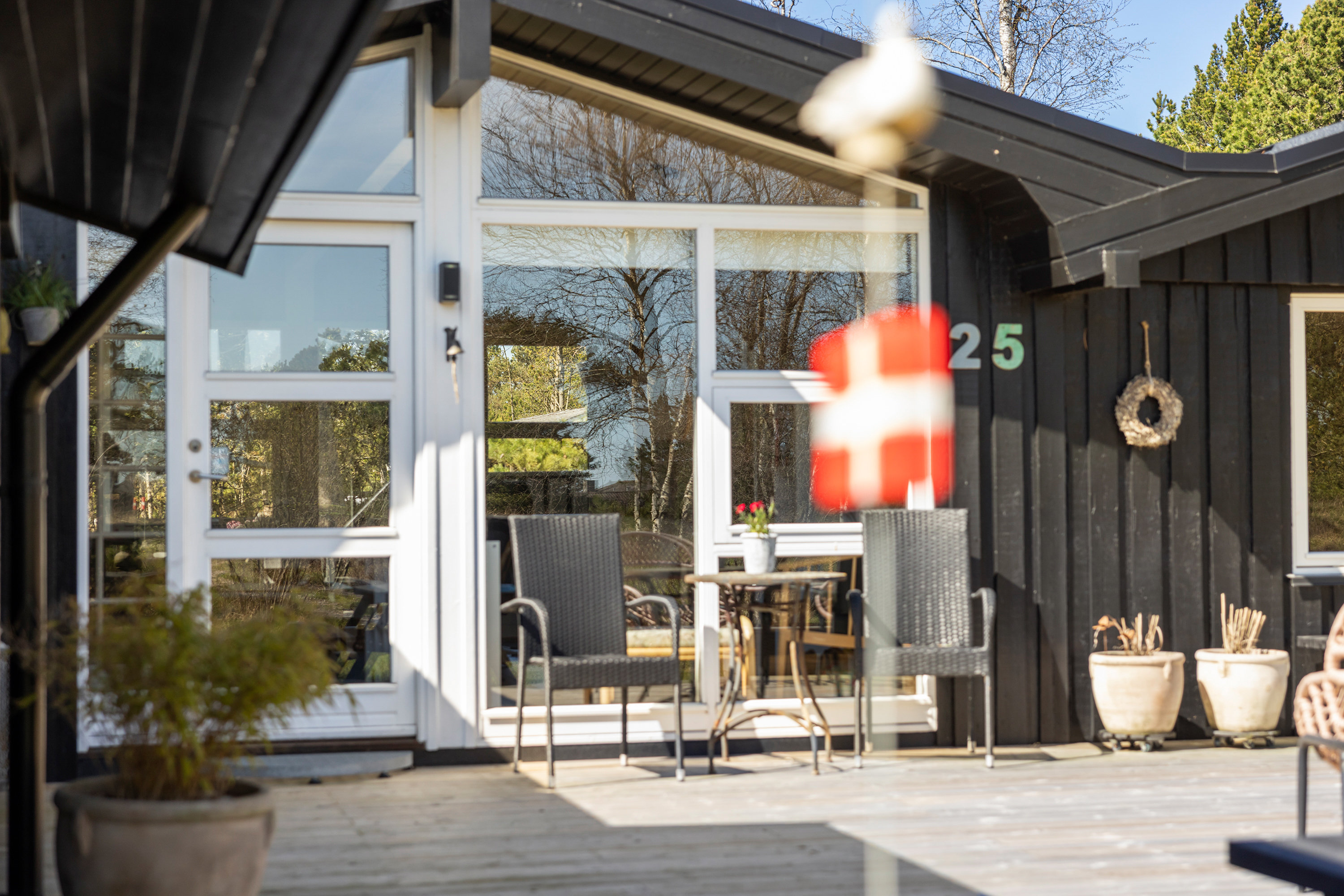 Fremhævet terrasse billede i fuldskærmstilstand. Billede af Rugholm 25, 9970 Strandby