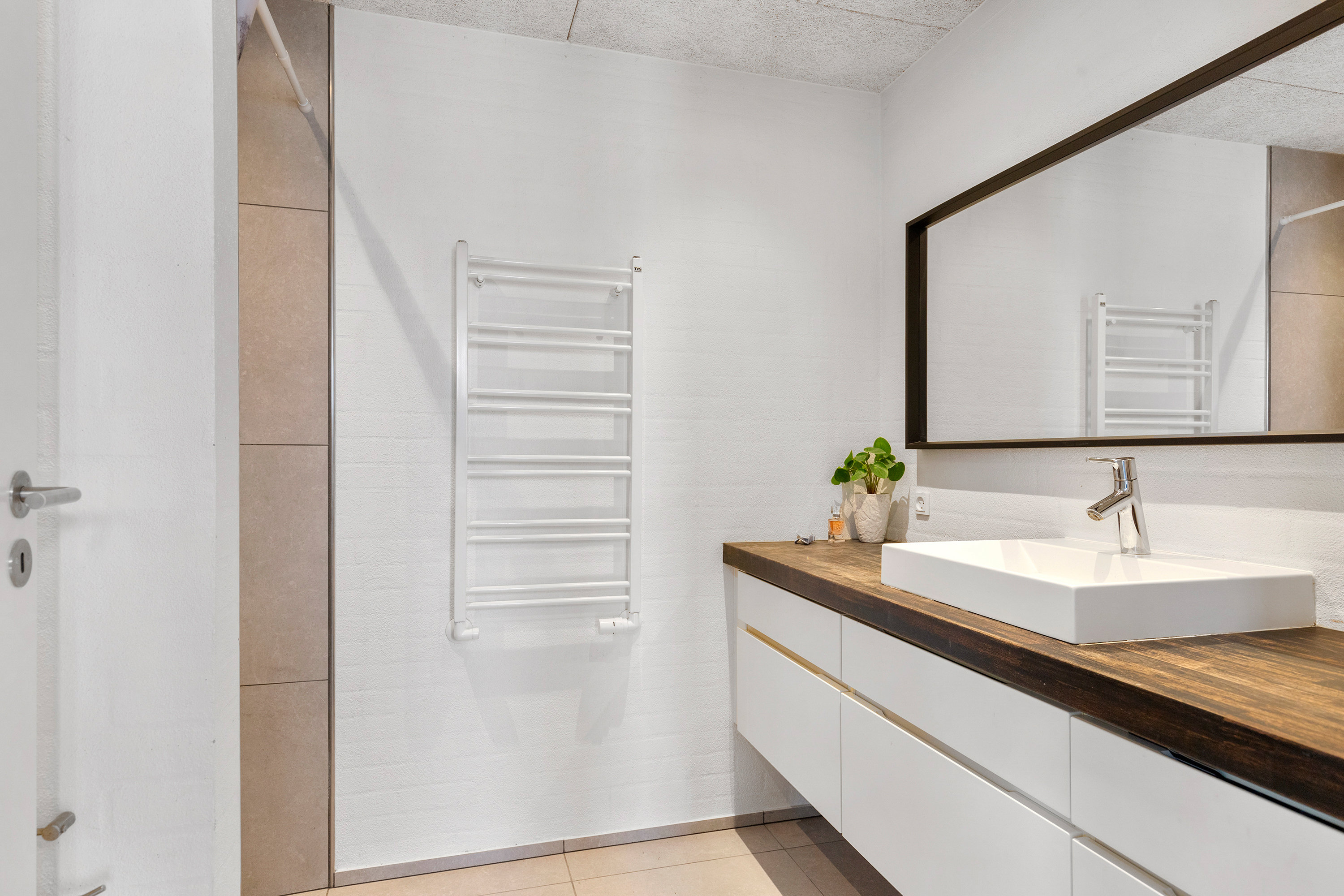 Fremhævet badeværelse billede i fuldskærmstilstand. Billede af Gøttrupvej 65, Fredbjerg, 9640 Farsø