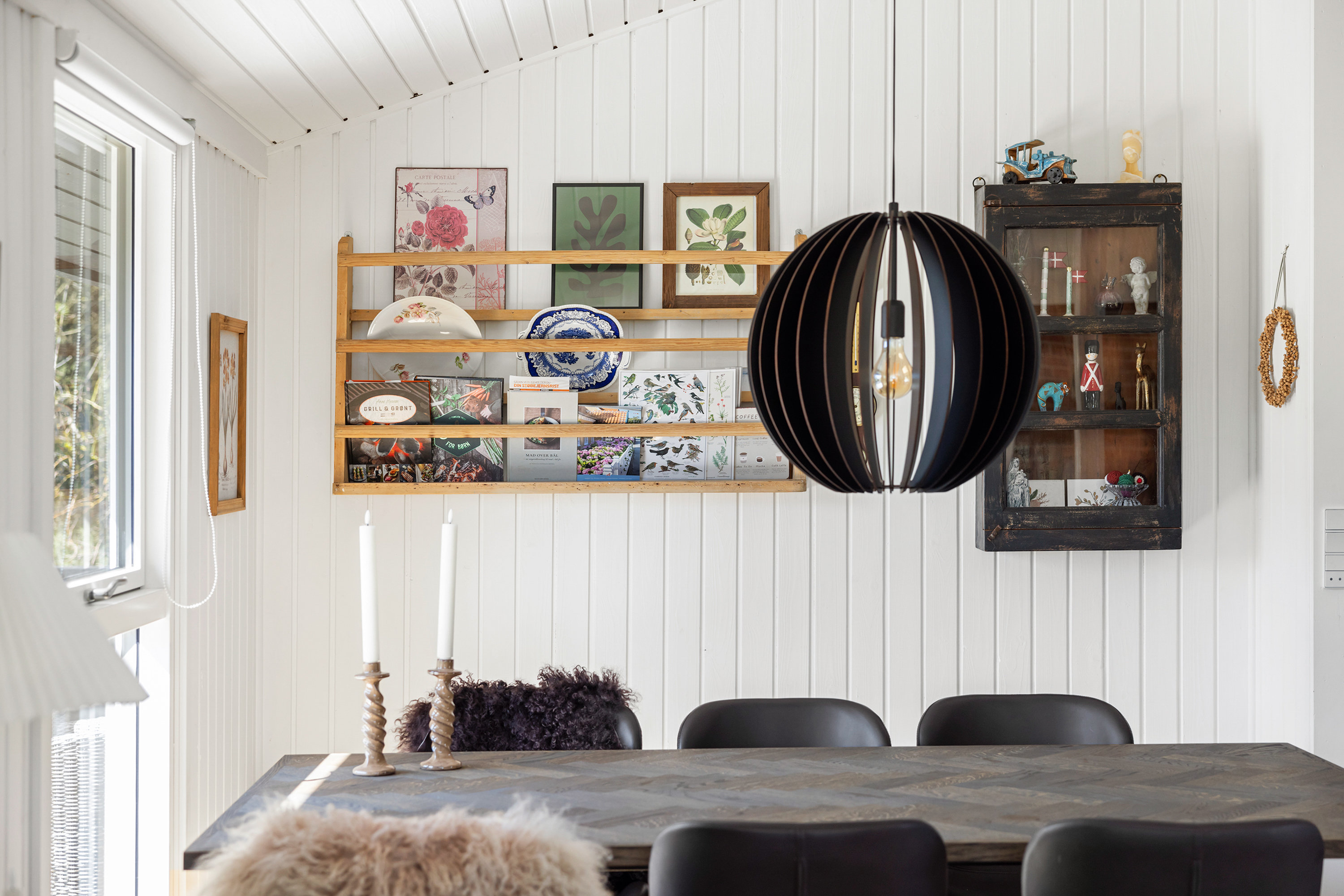 Fremhævet stue billede i fuldskærmstilstand. Billede af Rugholm 25, 9970 Strandby