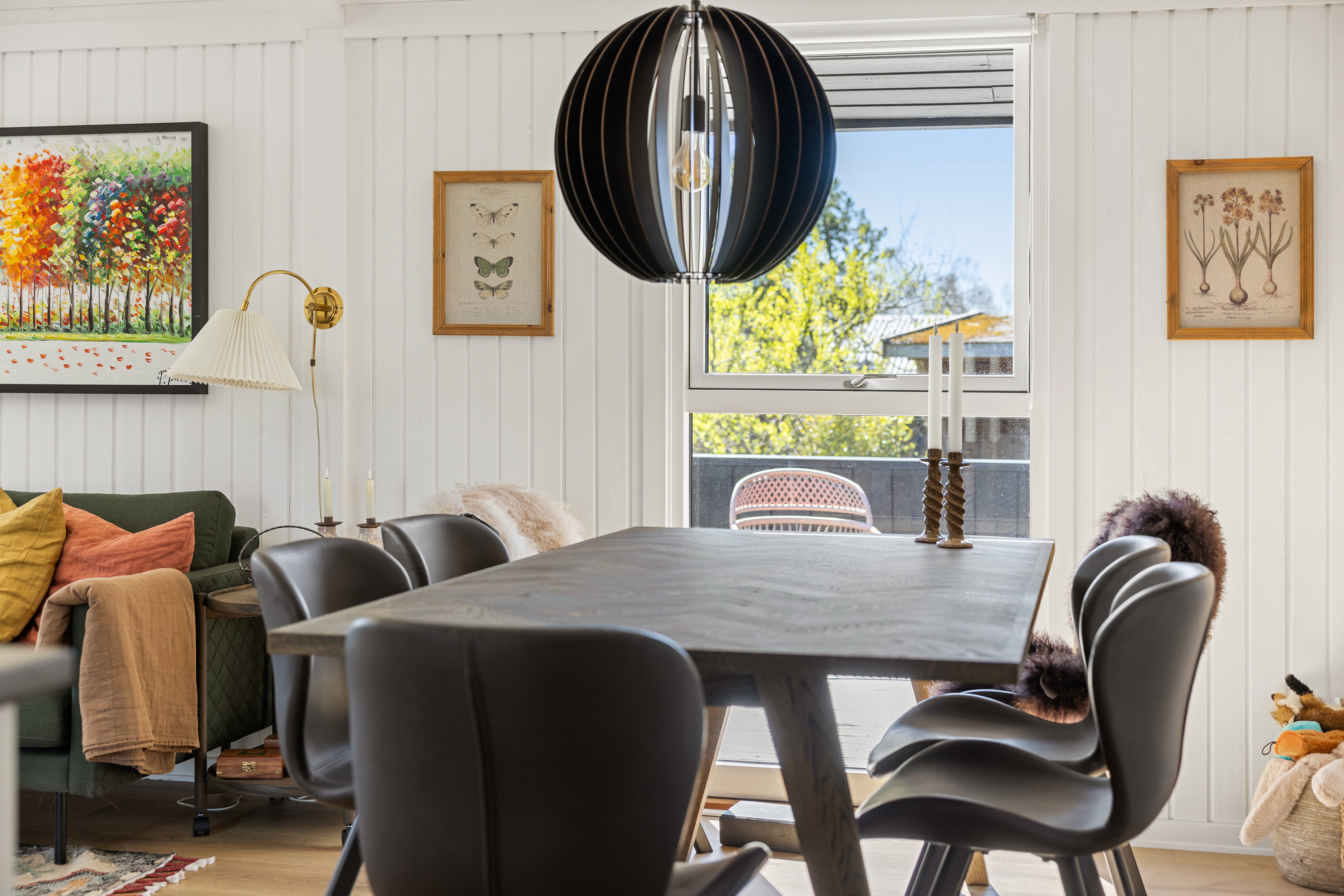 Fremhævet stue billede i fuldskærmstilstand. Billede af Rugholm 25, 9970 Strandby