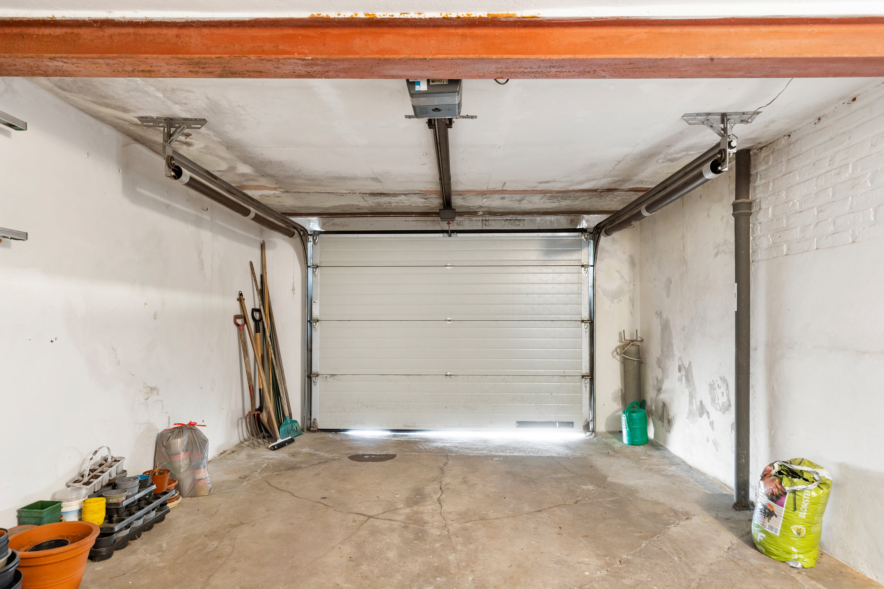 Fremhævet garage billede i fuldskærmstilstand. Billede af Birkevej 28, 9620 Aalestrup