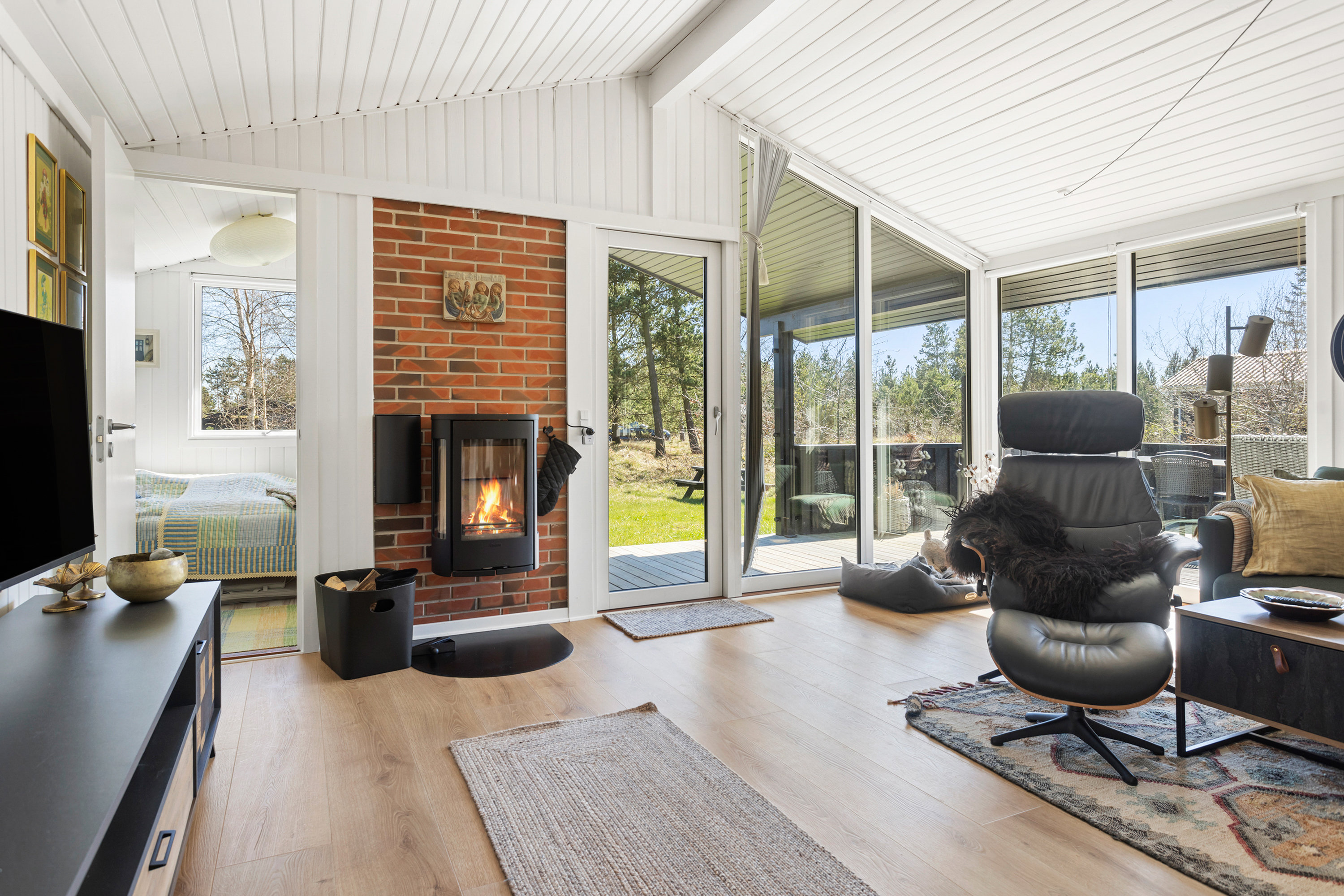 Fremhævet stue billede i fuldskærmstilstand. Billede af Rugholm 25, 9970 Strandby