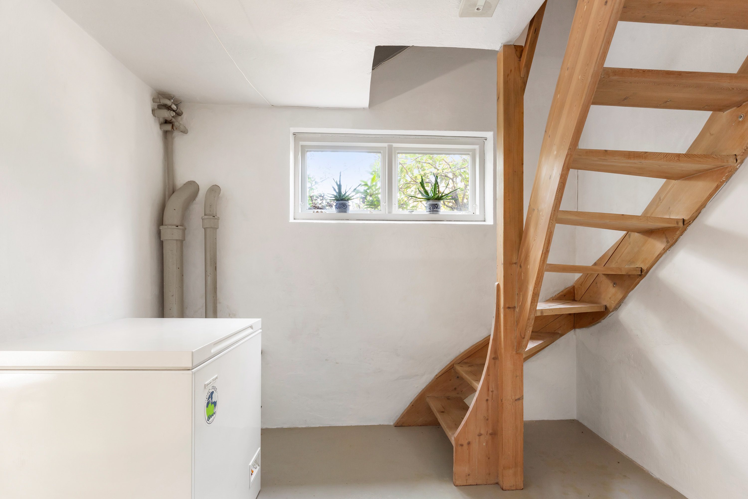 Fremhævet trappe billede i fuldskærmstilstand. Billede af Birkevej 28, 9620 Aalestrup