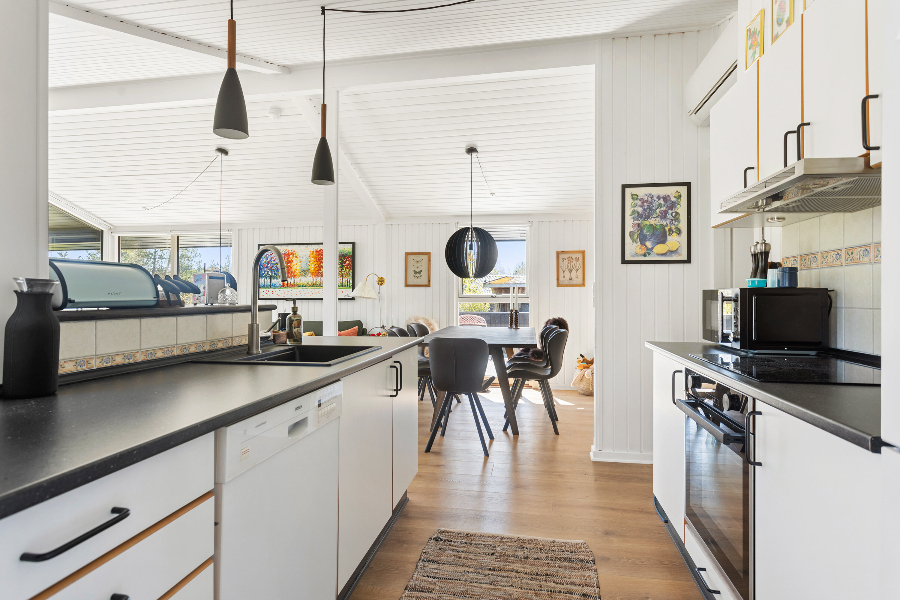 Fremhævet køkken billede i fuldskærmstilstand. Billede af Rugholm 25, 9970 Strandby