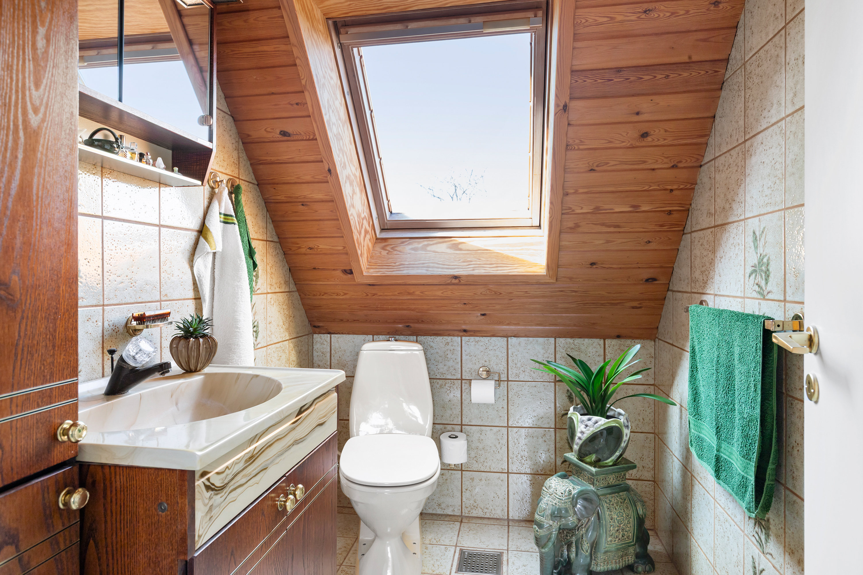 Fremhævet toilet billede i fuldskærmstilstand. Billede af Birkevej 28, 9620 Aalestrup