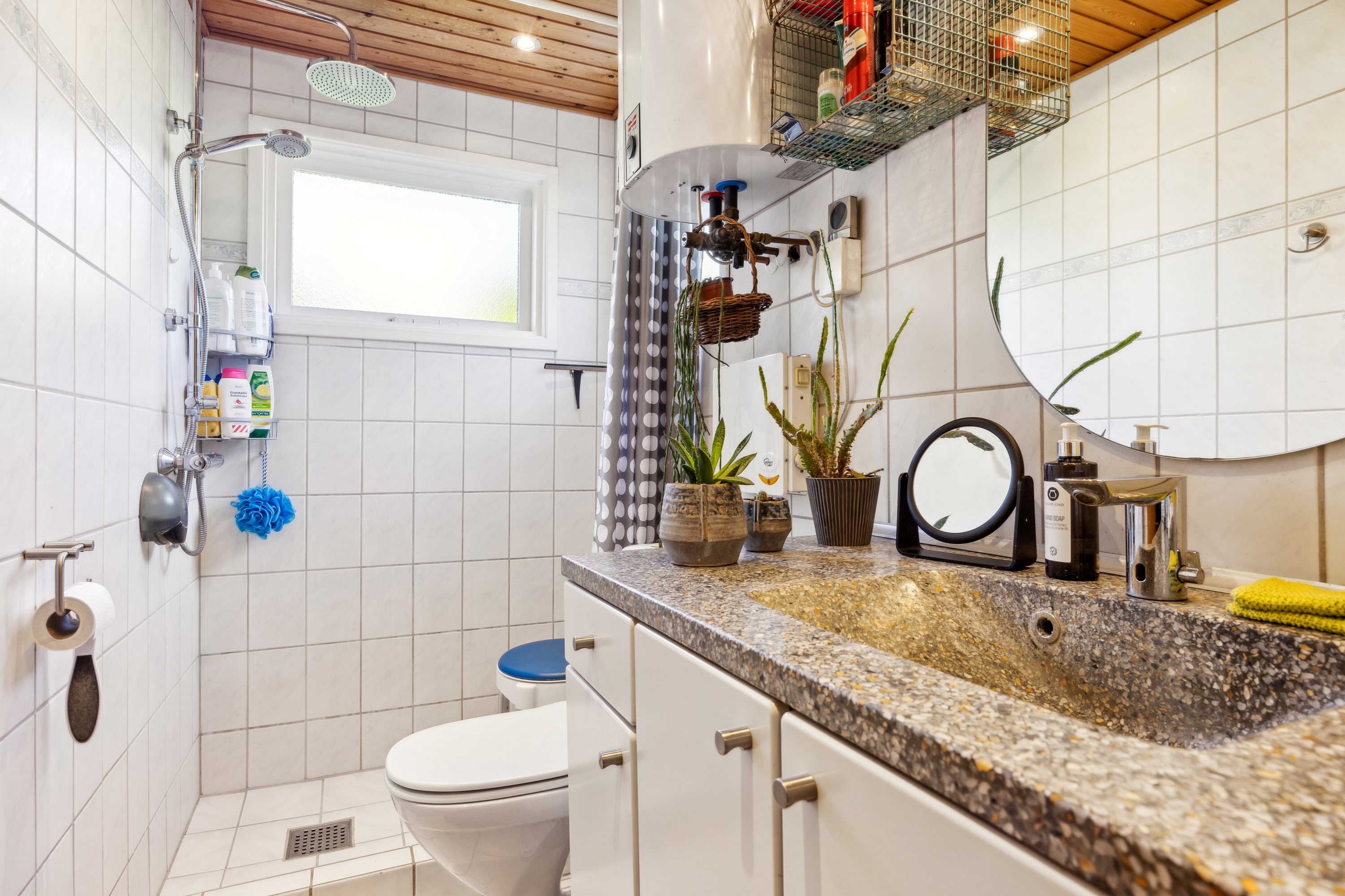 Fremhævet badeværelse billede i fuldskærmstilstand. Billede af Kongestien 39, Koldkær, 9370 Hals