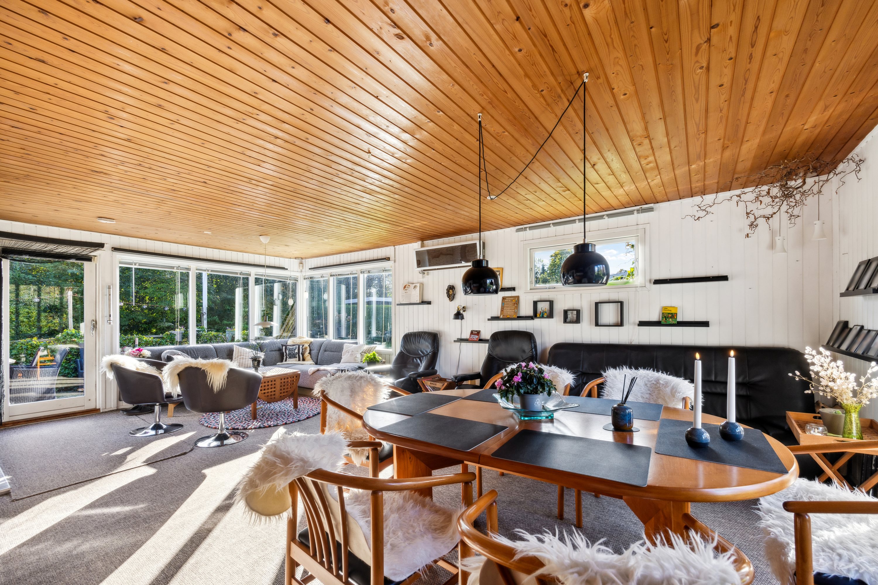 Fremhævet stue billede i fuldskærmstilstand. Billede af Kongestien 39, Koldkær, 9370 Hals