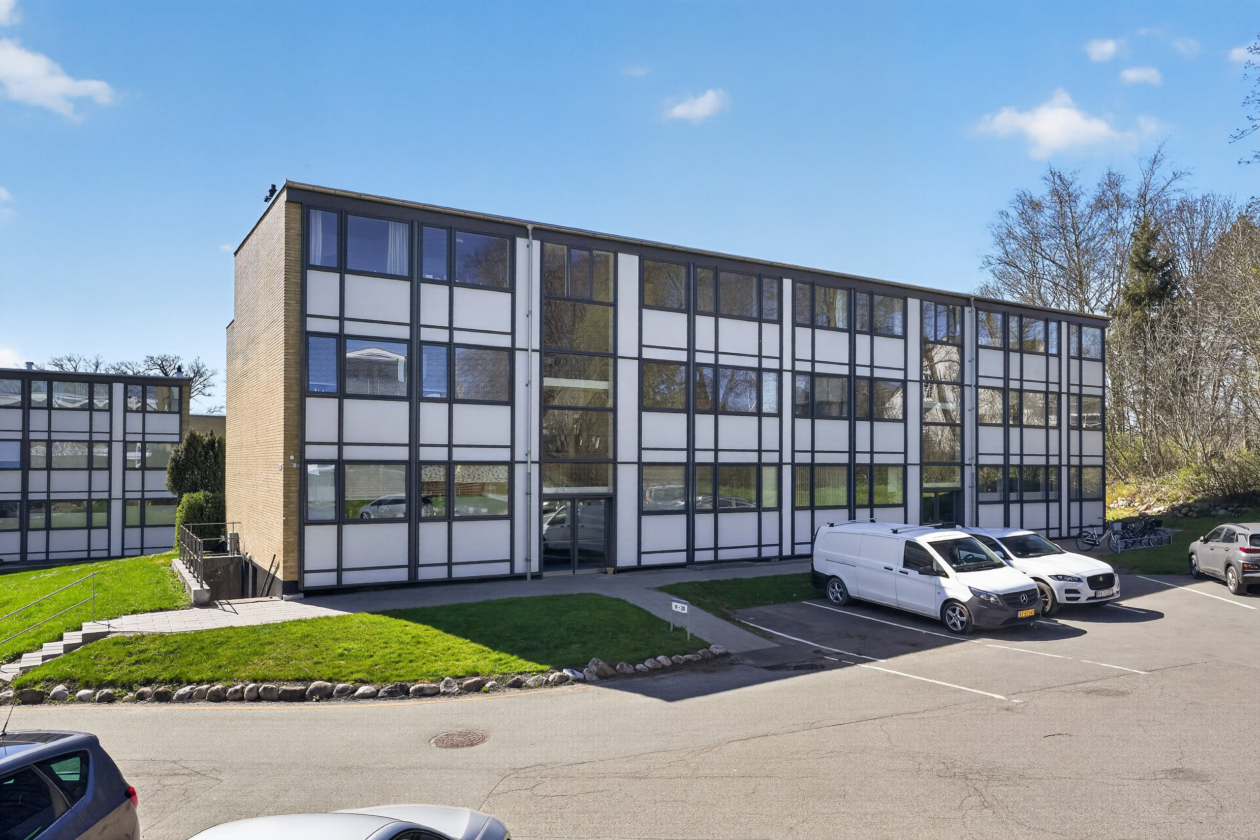 Fremhævet ejendommen billede i fuldskærmstilstand. Billede af Parken 19, 2. th., 3480 Fredensborg