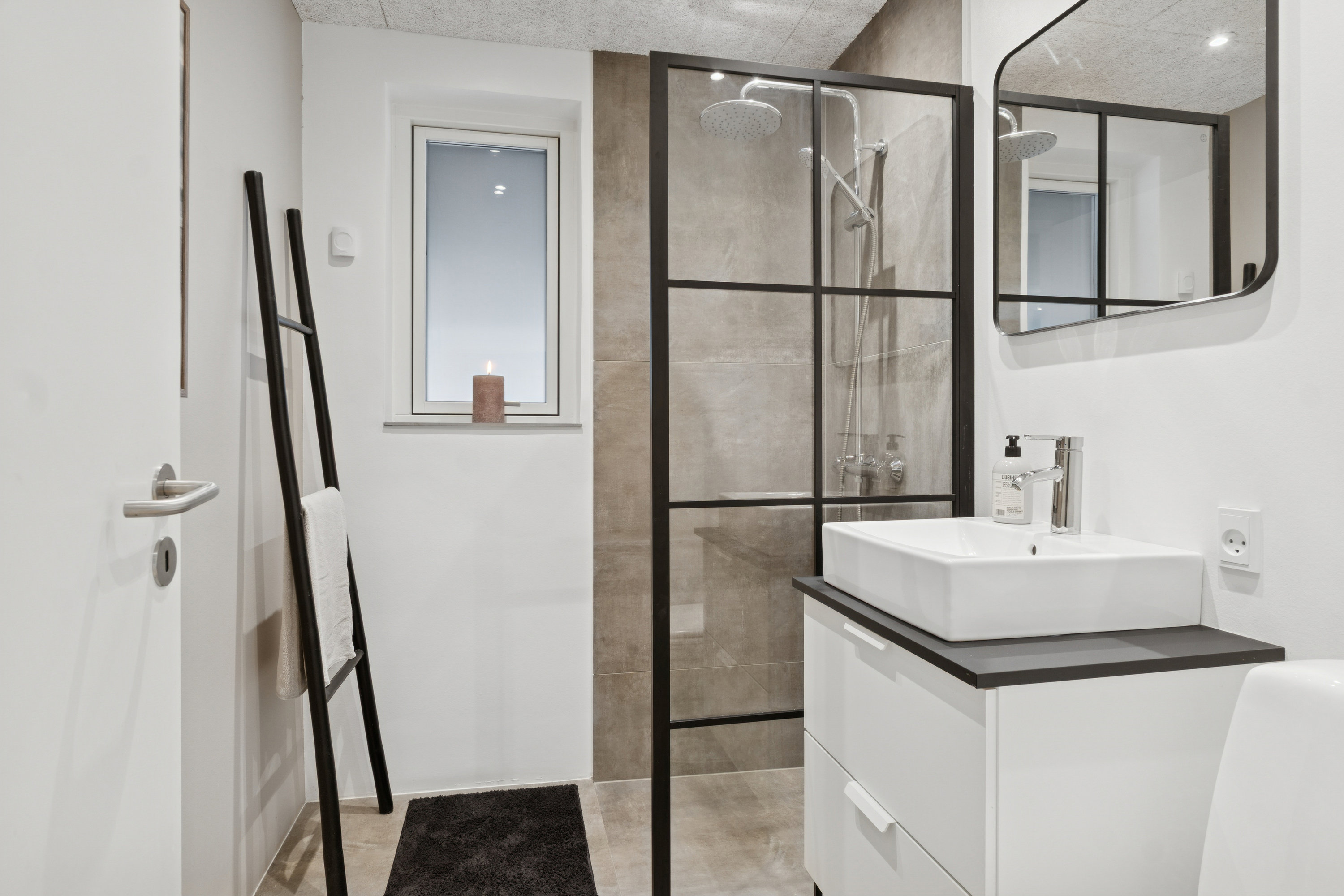 Fremhævet  billede i fuldskærmstilstand. Billede af Rugvangen 9, 9240 Nibe