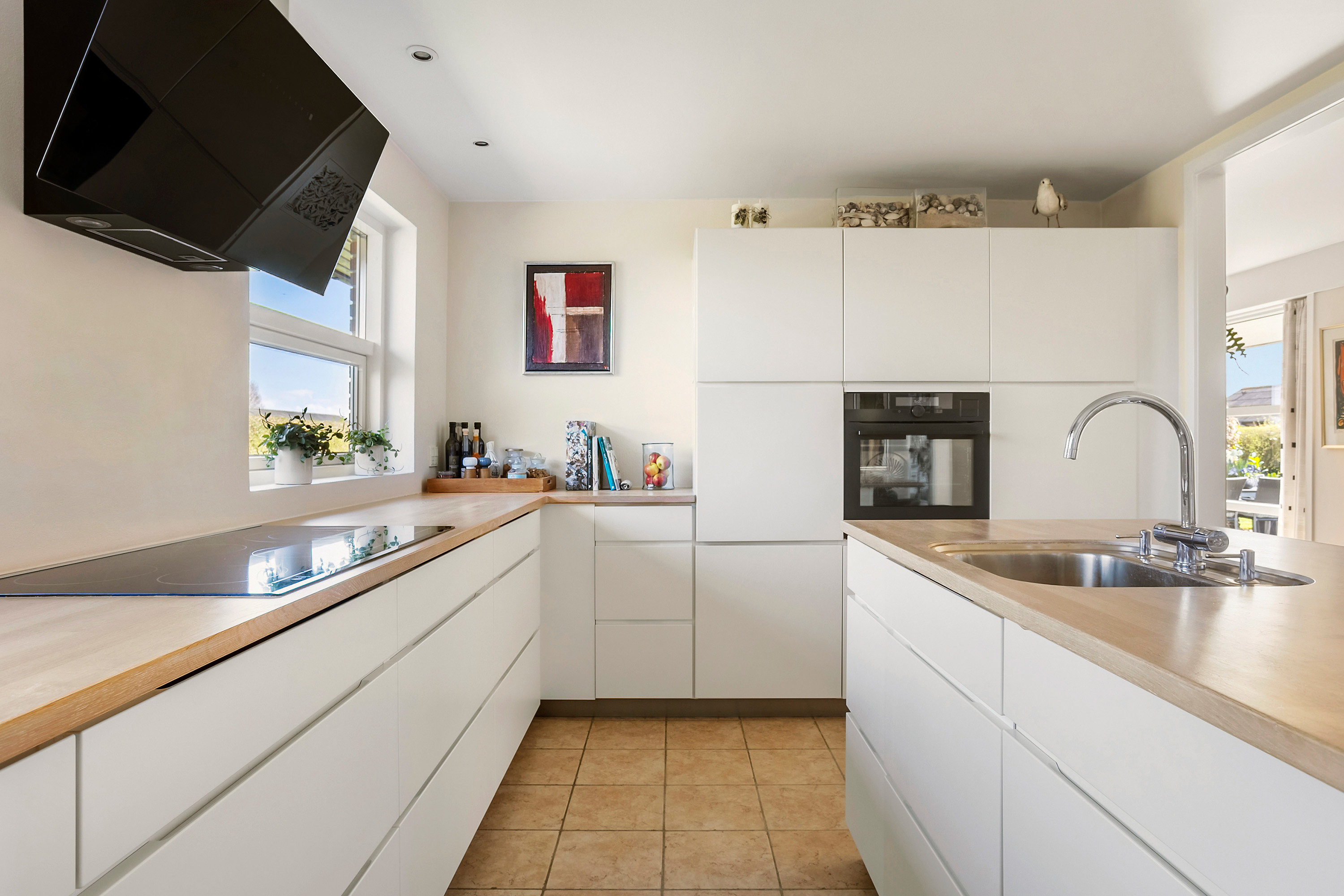 Fremhævet køkken billede i fuldskærmstilstand. Billede af Kirsebærvej 23, 6600 Vejen