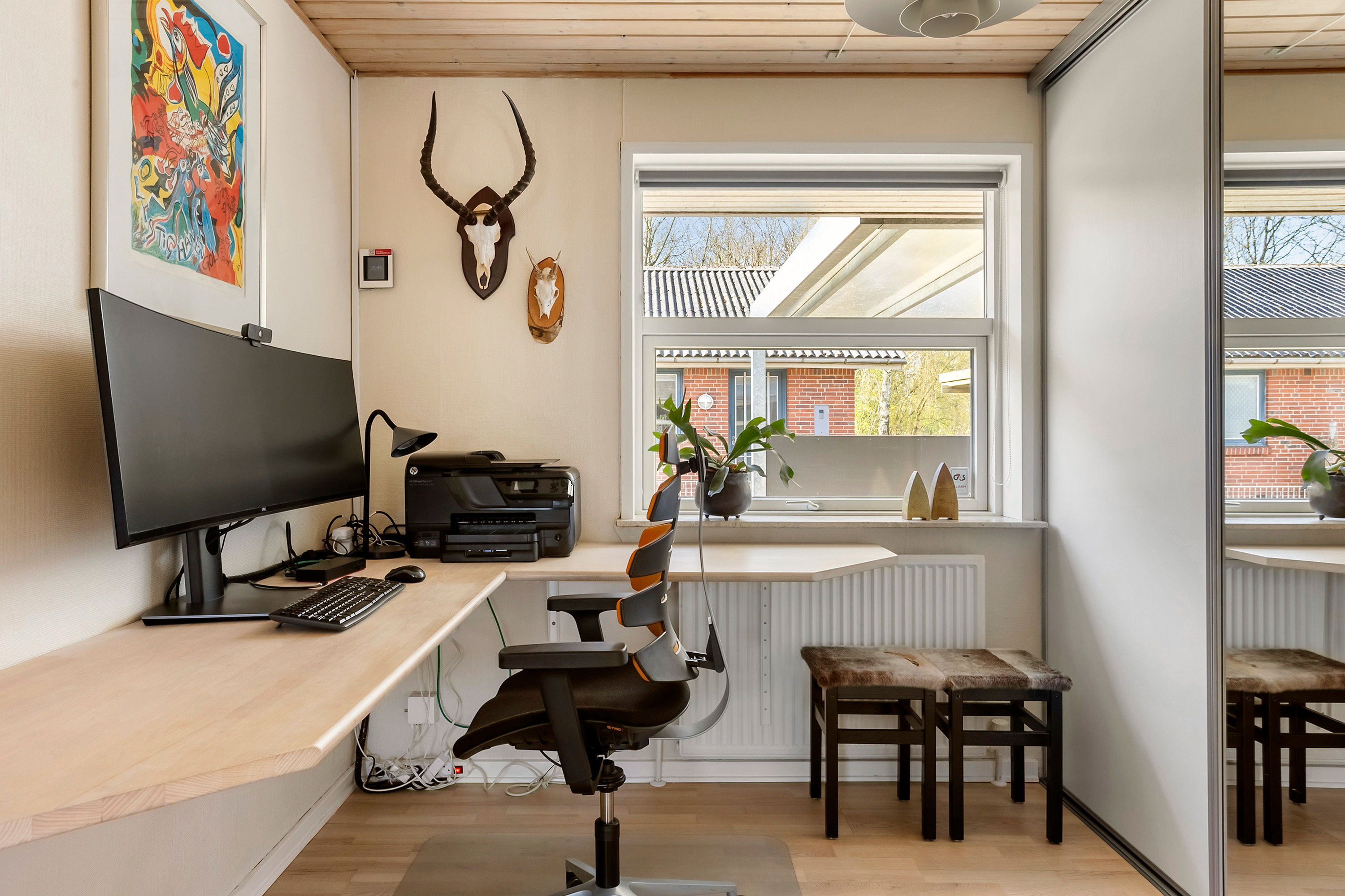 Fremhævet kontor billede i fuldskærmstilstand. Billede af Kirsebærvej 23, 6600 Vejen