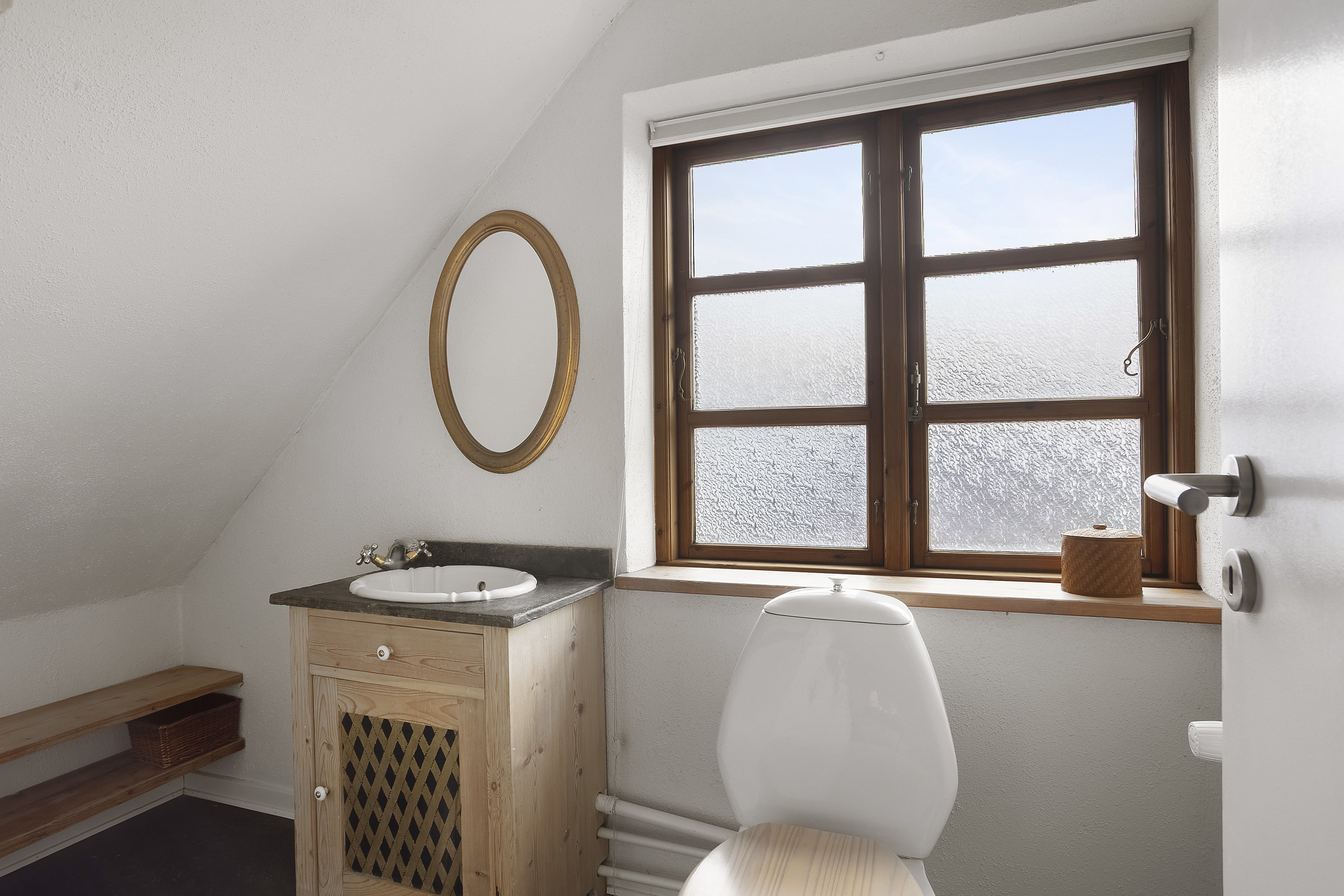 Fremhævet toilet billede i fuldskærmstilstand. Billede af Vestergade 33, 6600 Vejen