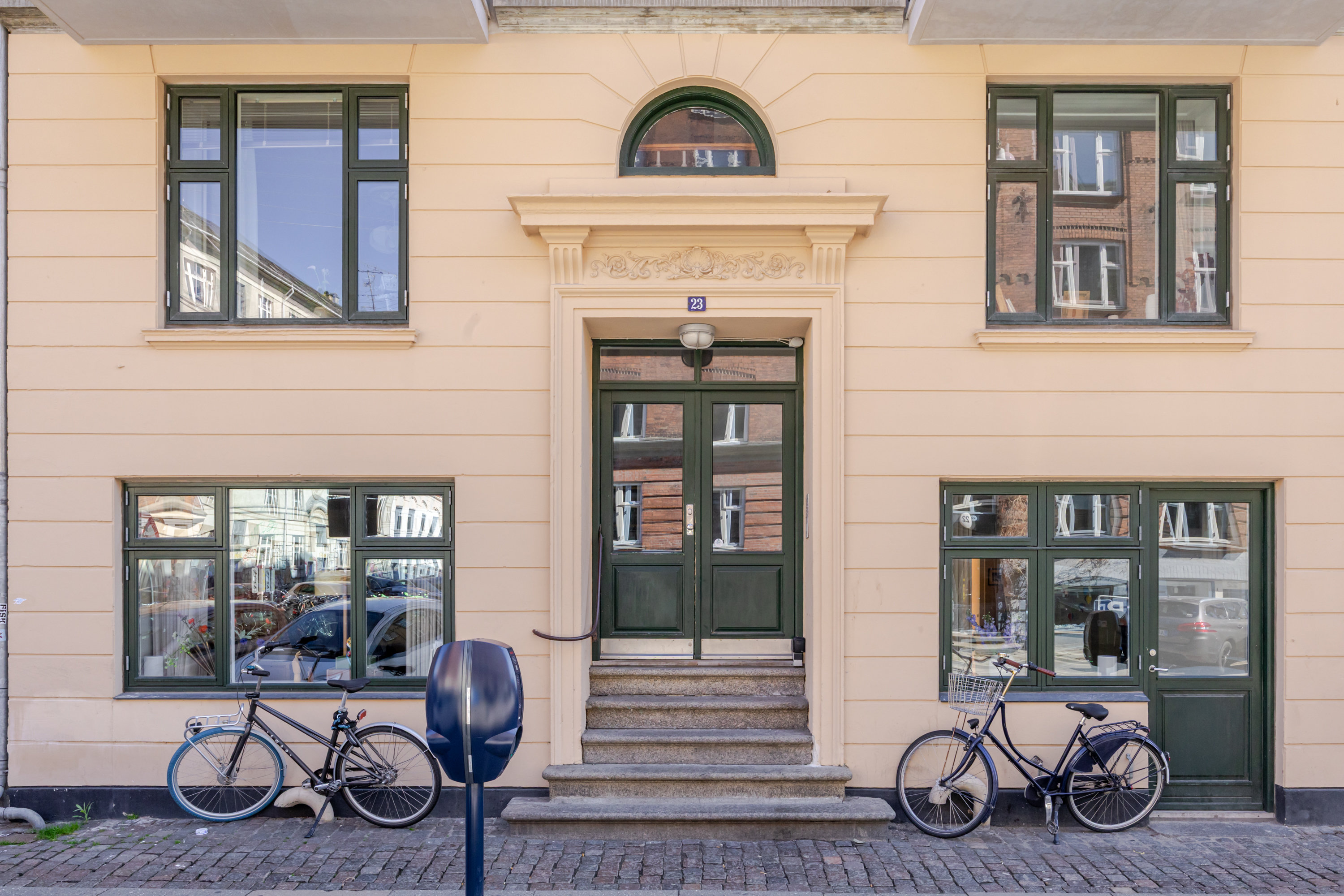 Fremhævet andet billede i fuldskærmstilstand. Billede af Flensborggade 23, st., 1669 København V