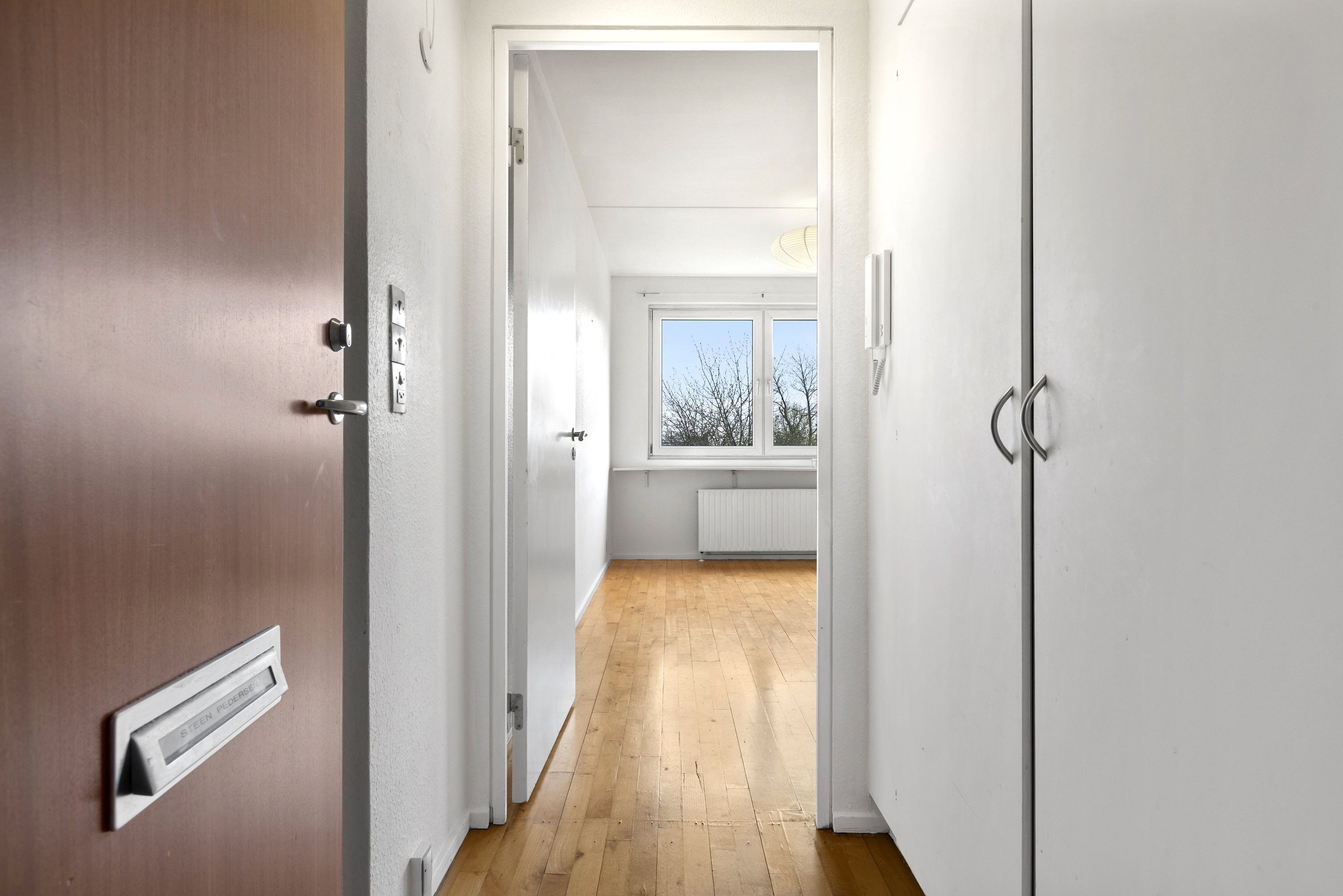 Fremhævet entré billede i fuldskærmstilstand. Billede af Elmelyparken 6B, 2. mf., 2680 Solrød Strand