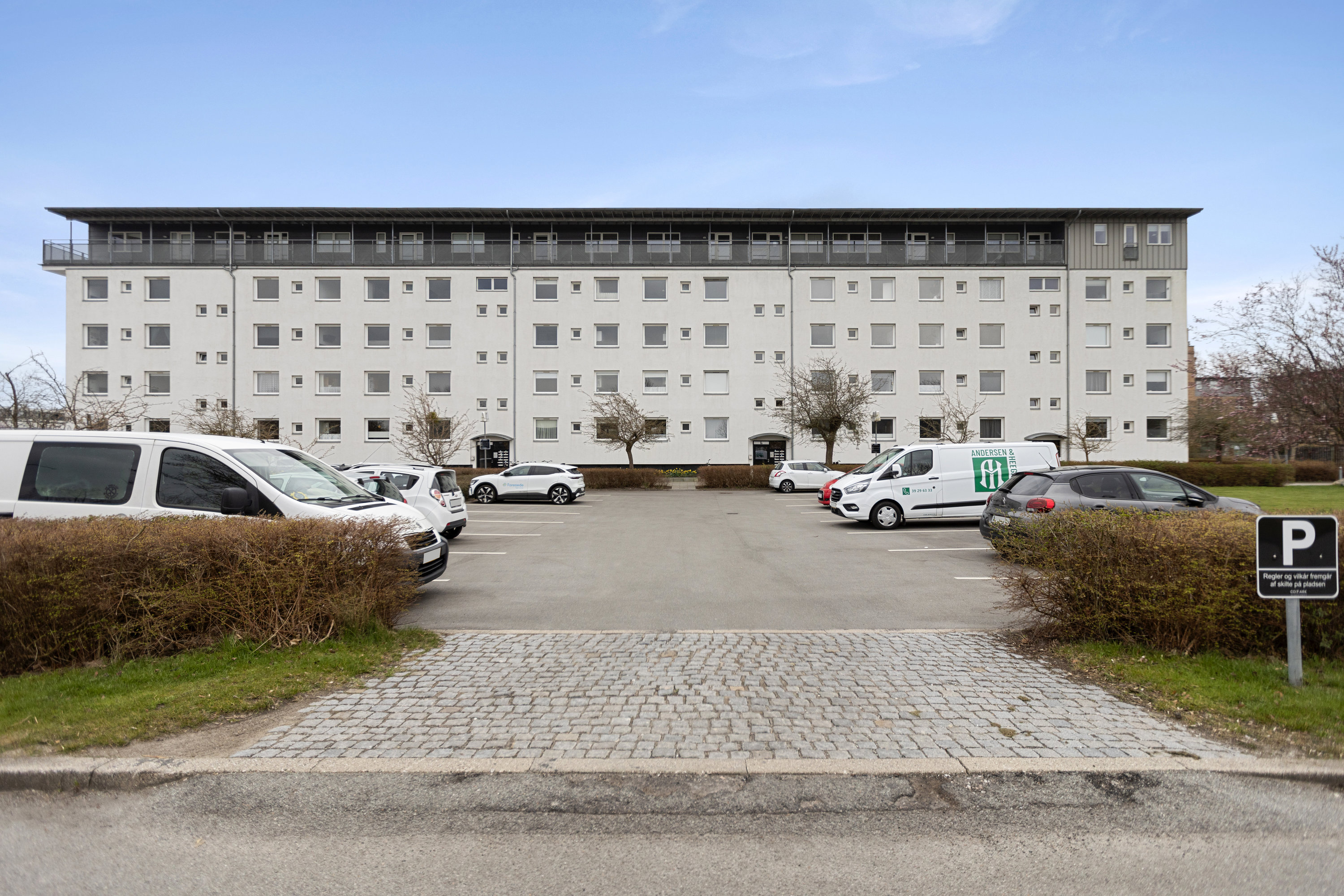 Fremhævet ejendommen billede i fuldskærmstilstand. Billede af Elmelyparken 6B, 2. mf., 2680 Solrød Strand