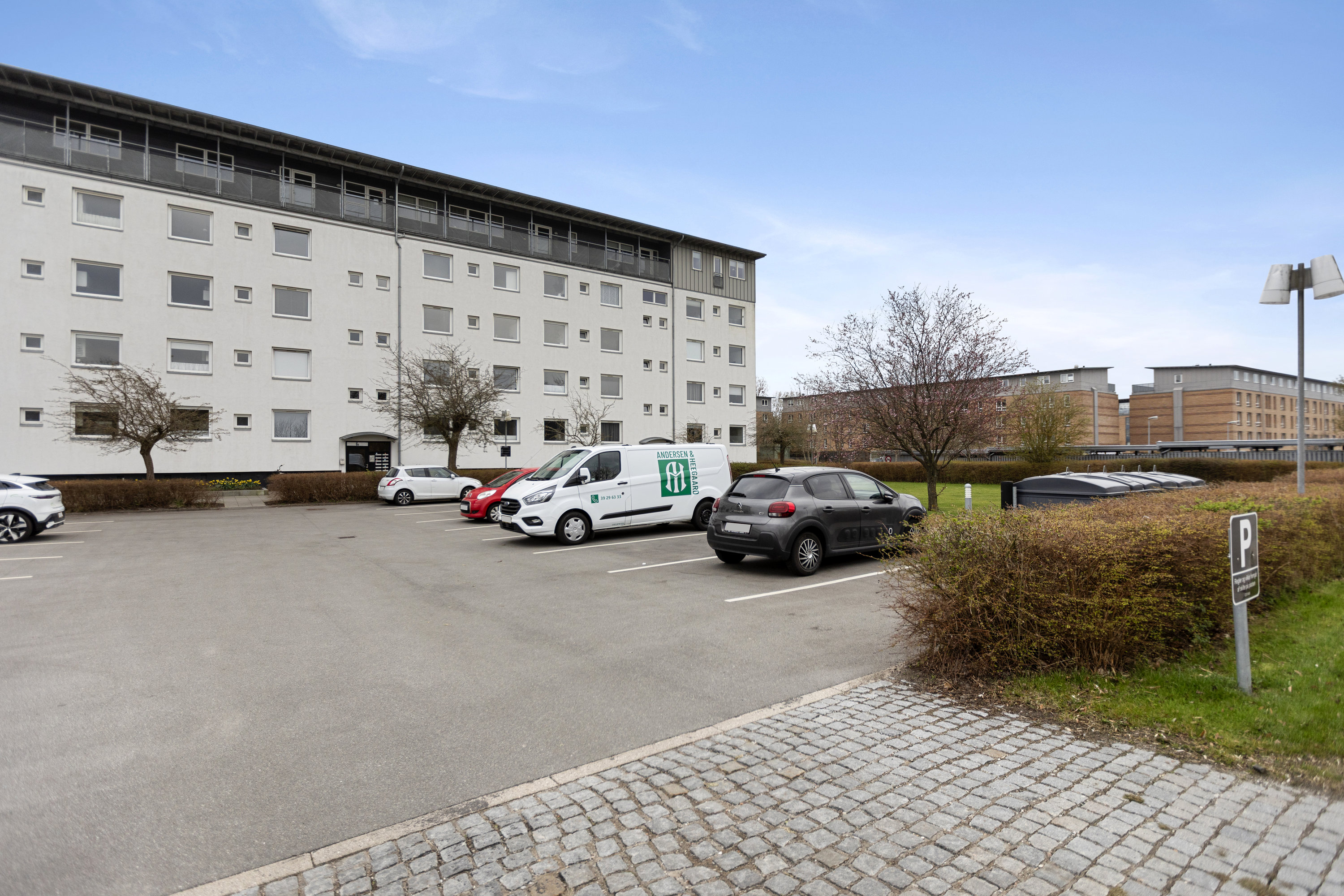 Fremhævet ejendommen billede i fuldskærmstilstand. Billede af Elmelyparken 6B, 2. mf., 2680 Solrød Strand