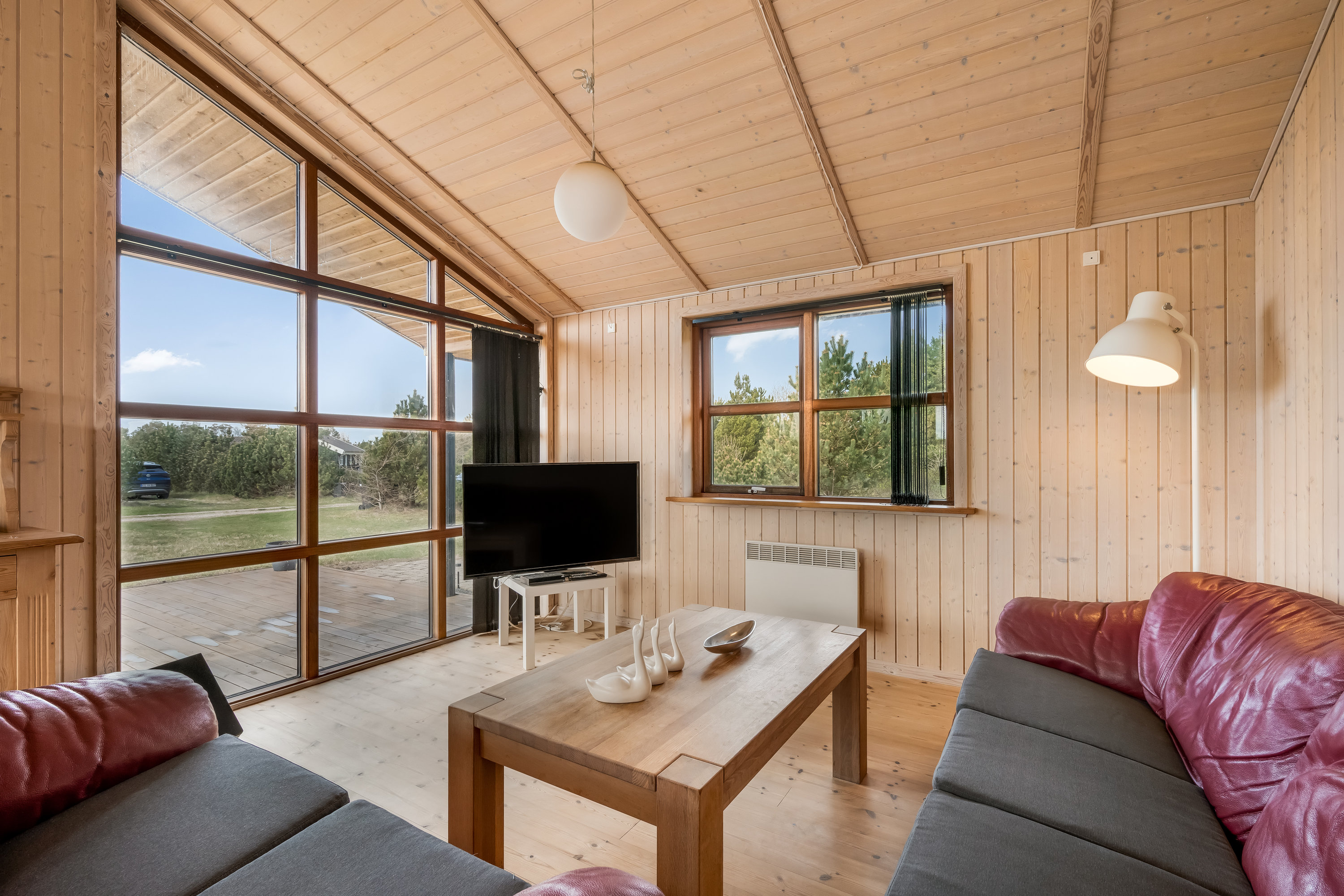 Fremhævet stue billede i fuldskærmstilstand. Billede af Syrenvej 3, Stauning, 6900 Skjern