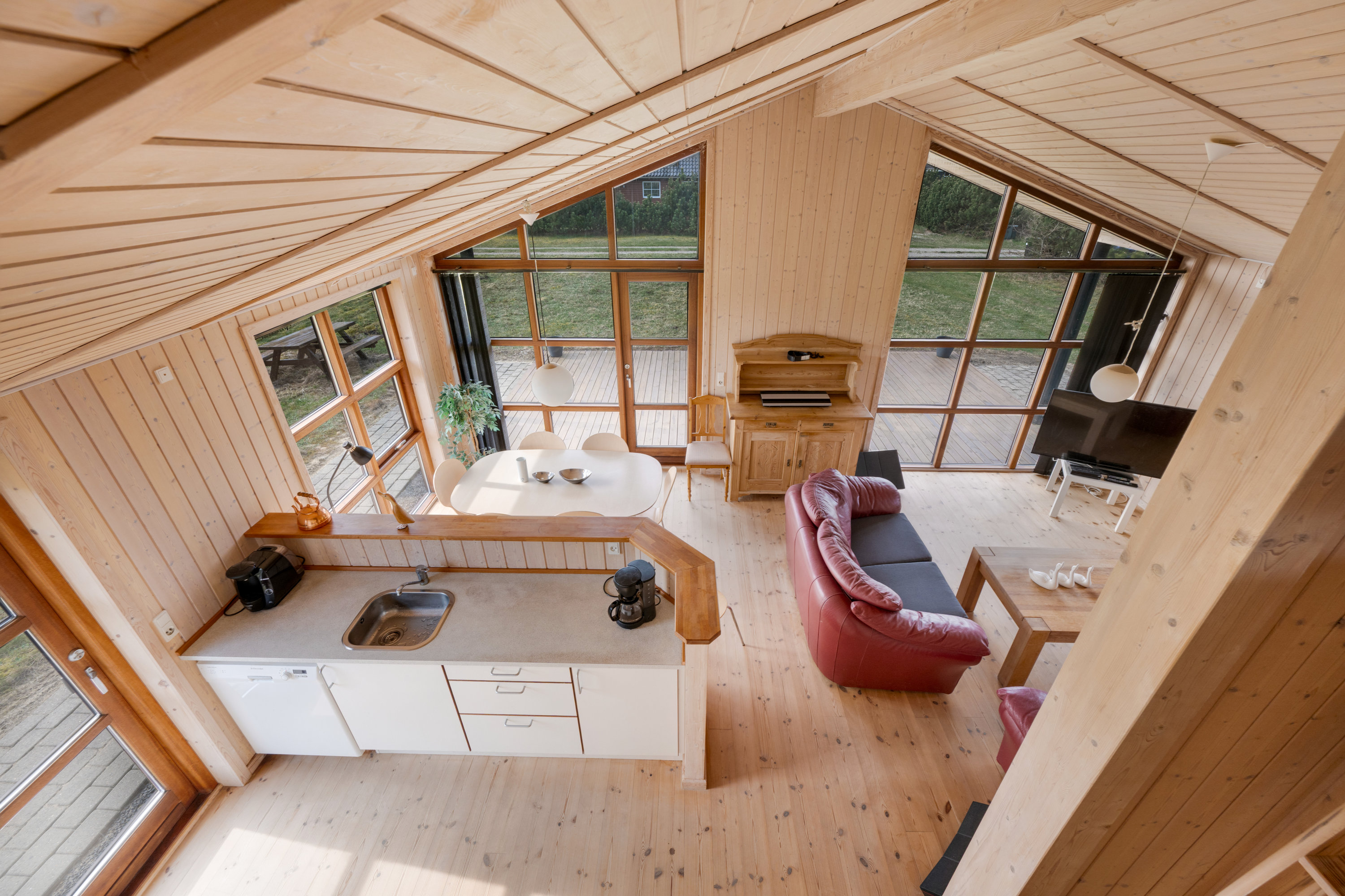 Fremhævet stue billede i fuldskærmstilstand. Billede af Syrenvej 3, Stauning, 6900 Skjern