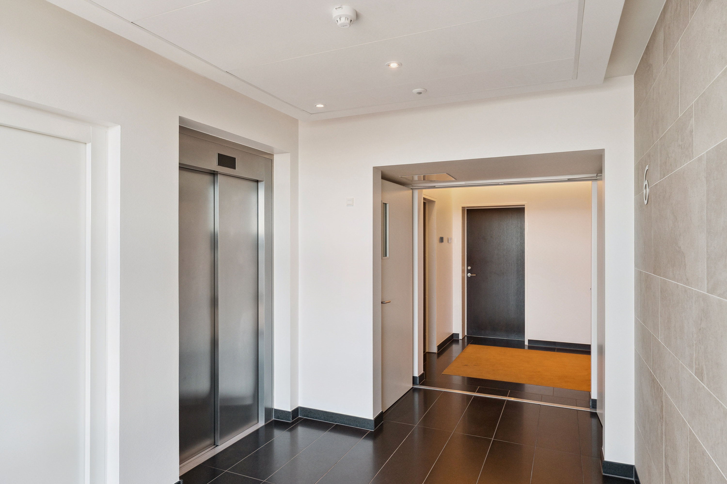 Fremhævet entré billede i fuldskærmstilstand. Billede af Strandvejen 3, 6. 1., 9000 Aalborg